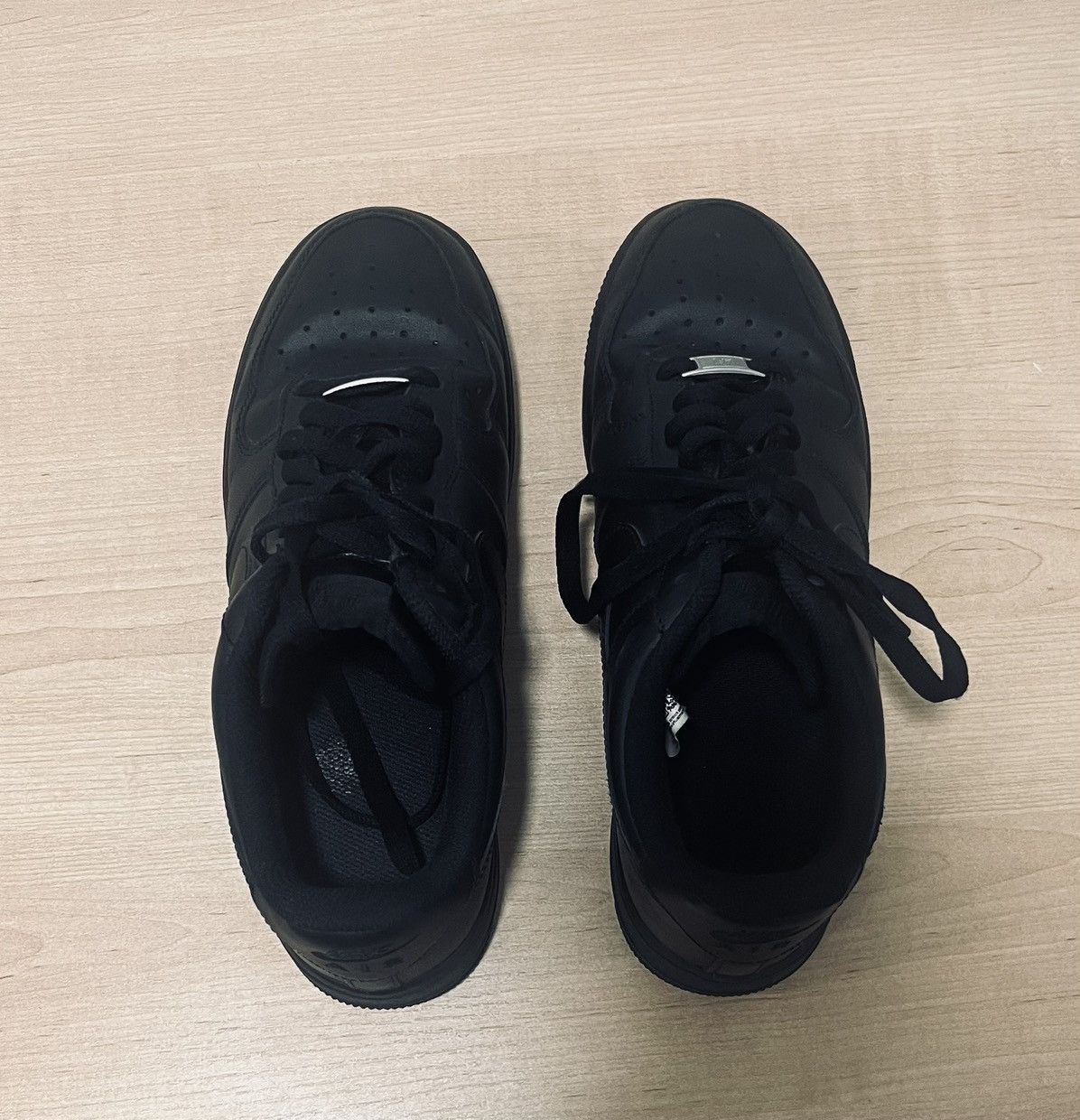 Nike Nike Air Force 1 Black Trainers Size US 9 / EU 42 - 3 Thumbnail