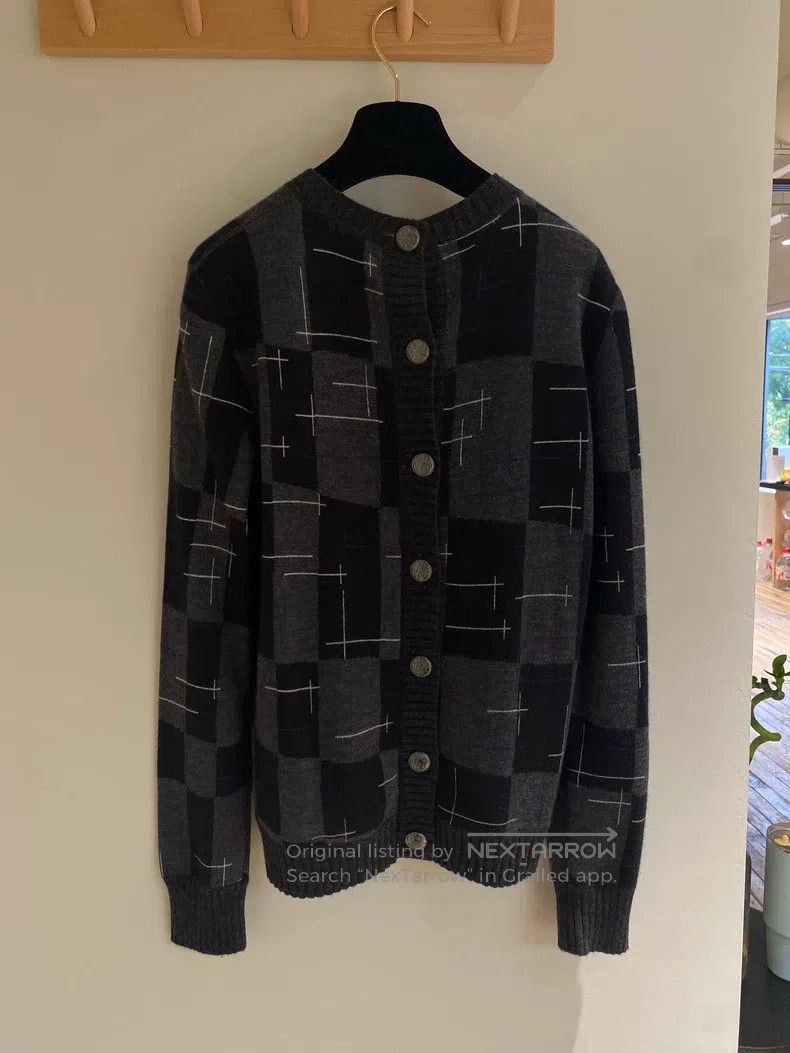 Chanel Chanel 21-year-old grey letter sweater Size XS / US 0-2 / IT 36-38 - 2 Thumbnail