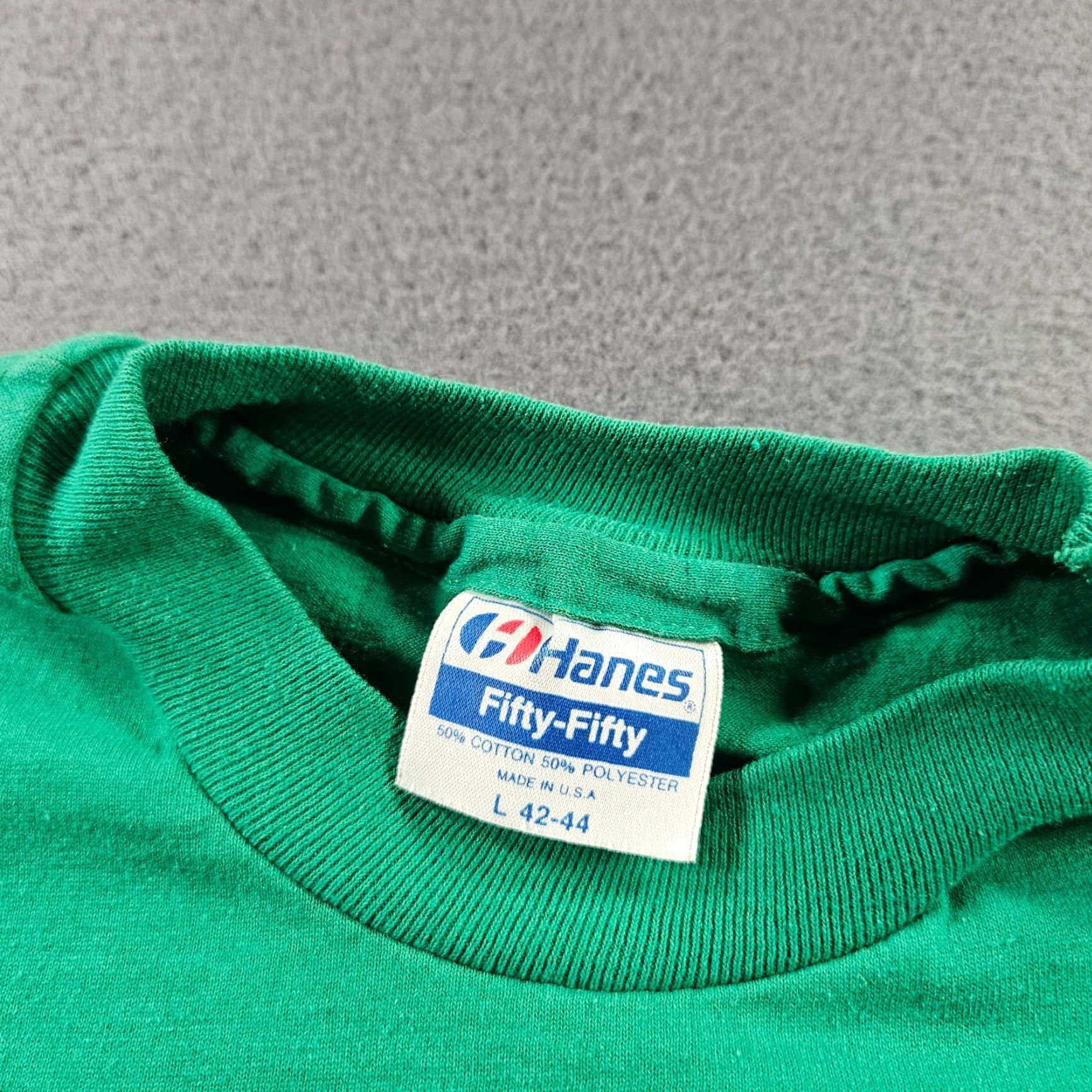 Hanes VINTAGE Hanes Green Graphic T-shirt Mens 90s Funny Irish Crew Neck Short Sleeve Sz L Made In USA Size US L / EU 52-54 / 3 - 6 Thumbnail