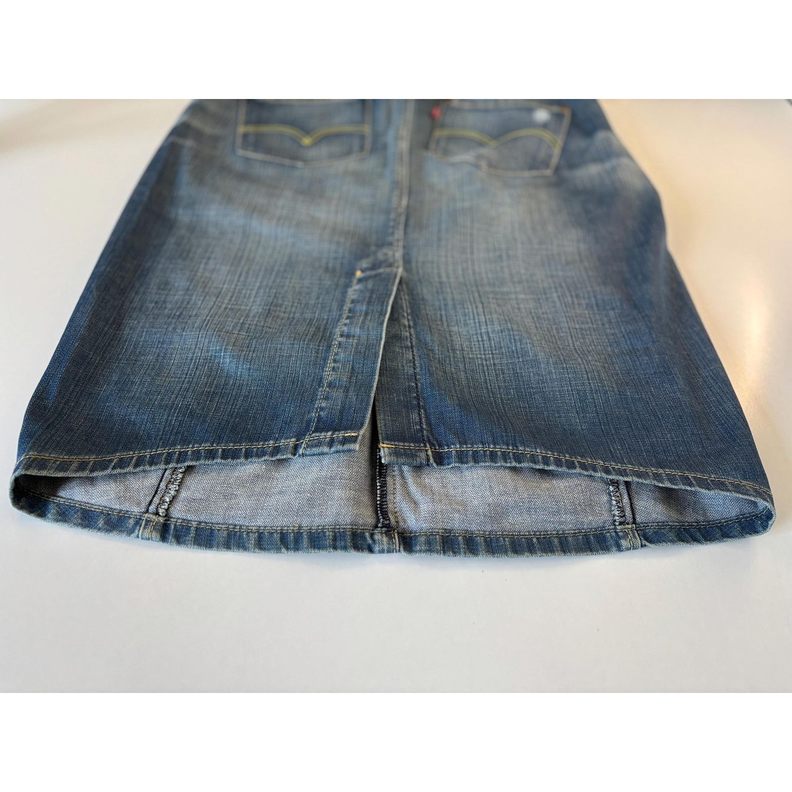 Levi's Vintage Levi’s Engineered Y2K Asymmetric Denim Skirt Twisted Size 27" / US 4 / IT 40 - 5 Thumbnail