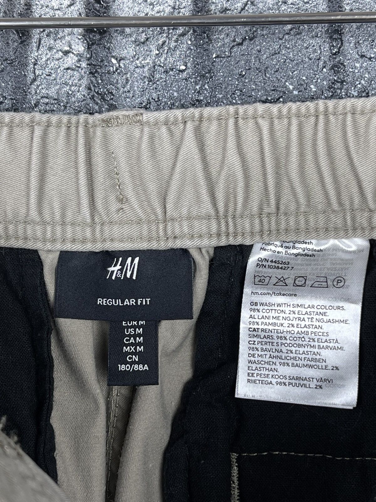 H&M H&M Regular Fit Beige Cotton Cargo Pants Men’s Size Medium Size US 32 / EU 48 - 9 Thumbnail