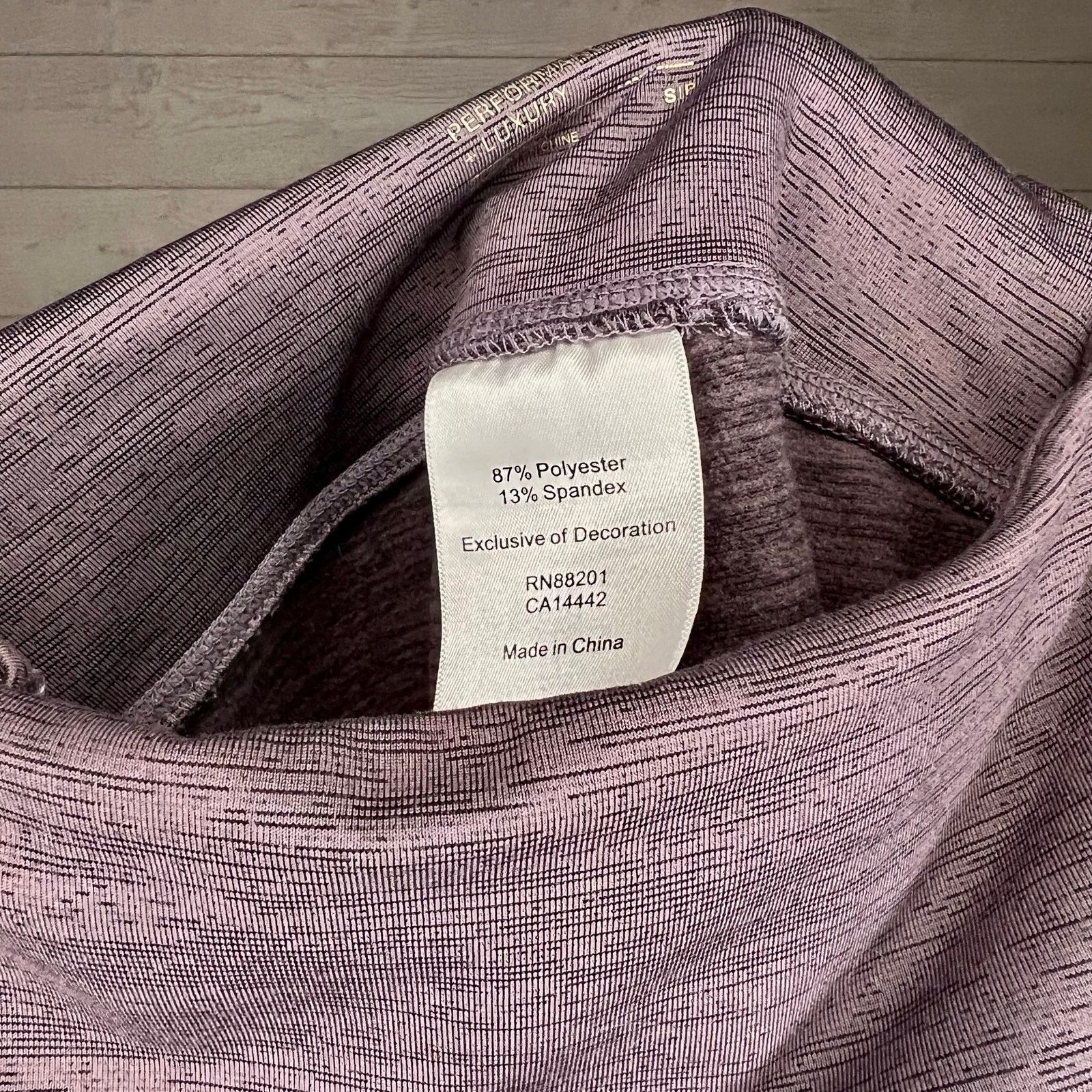 Other Mondetta women’s activewear plum leggings Size Small Size 28" / US 6 / IT 42 - 7 Thumbnail