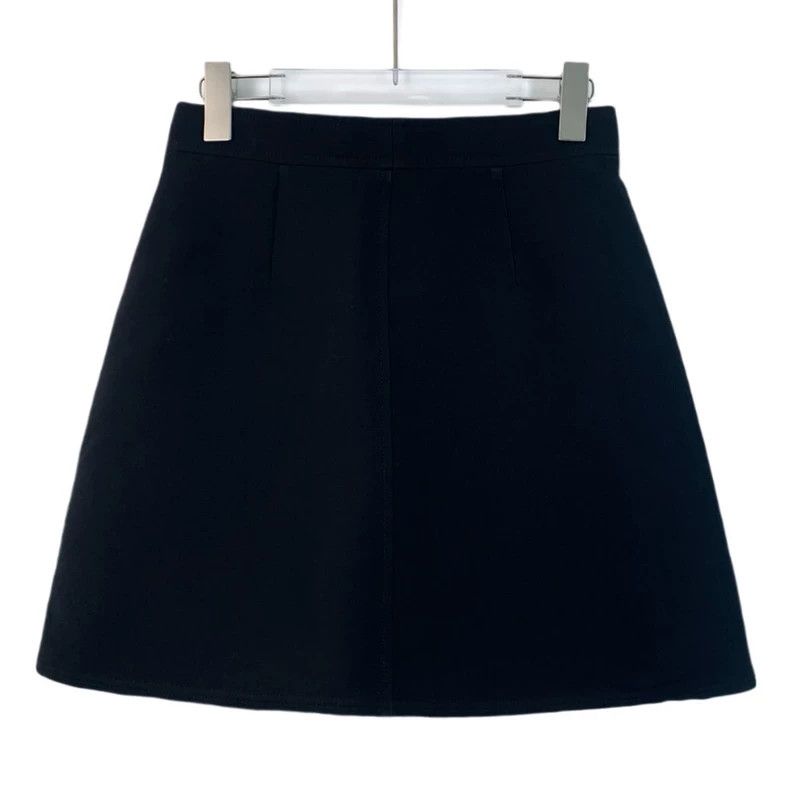 Louis Vuitton Louis Vuitton Casual wool skirt with gold buttons in black Size 37" - 2 Thumbnail