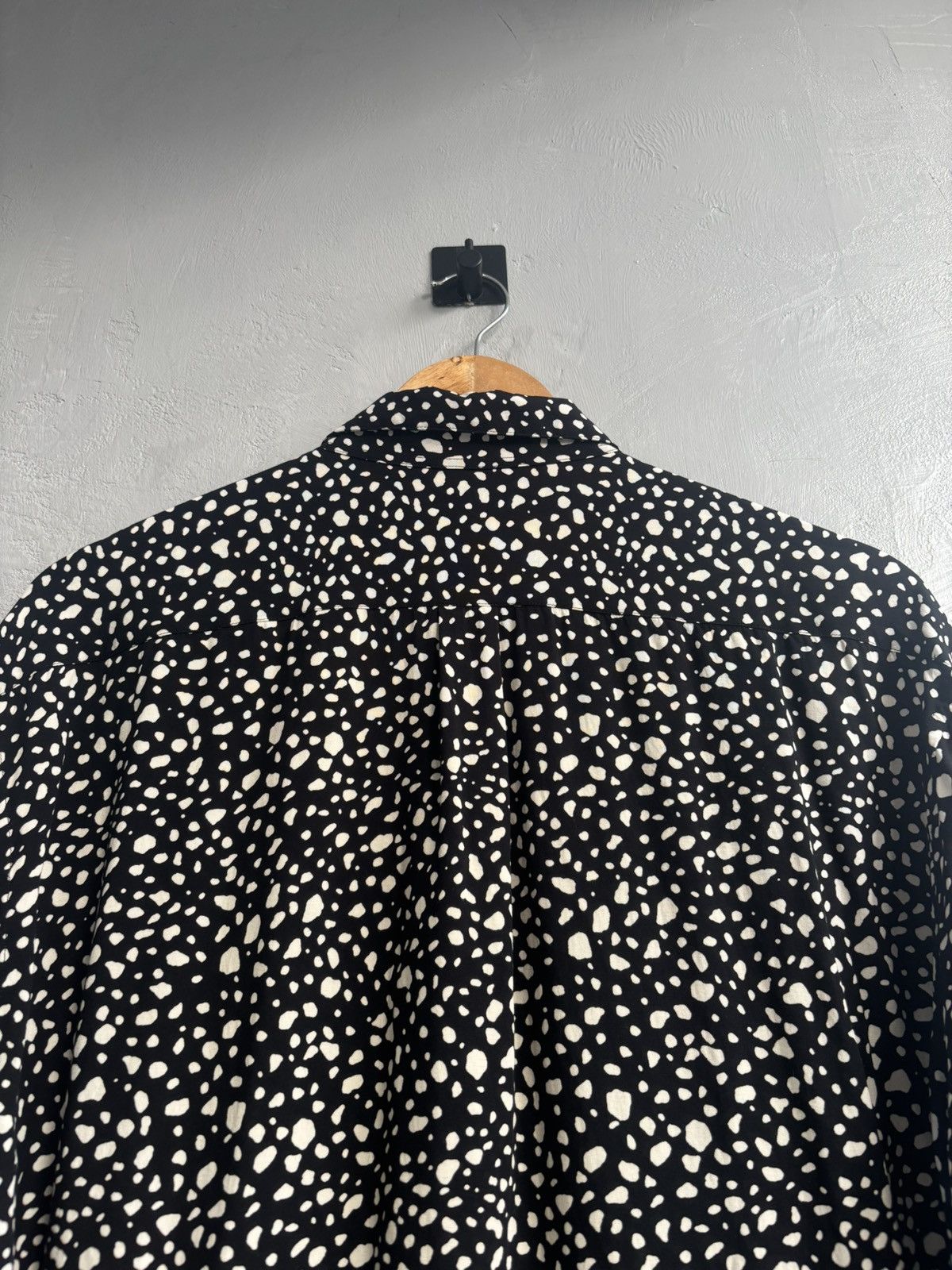 Saint Laurent Paris Saint Laurent SS2019 viscose leopard shirt Size US L / EU 52-54 / 3 - 5 Thumbnail