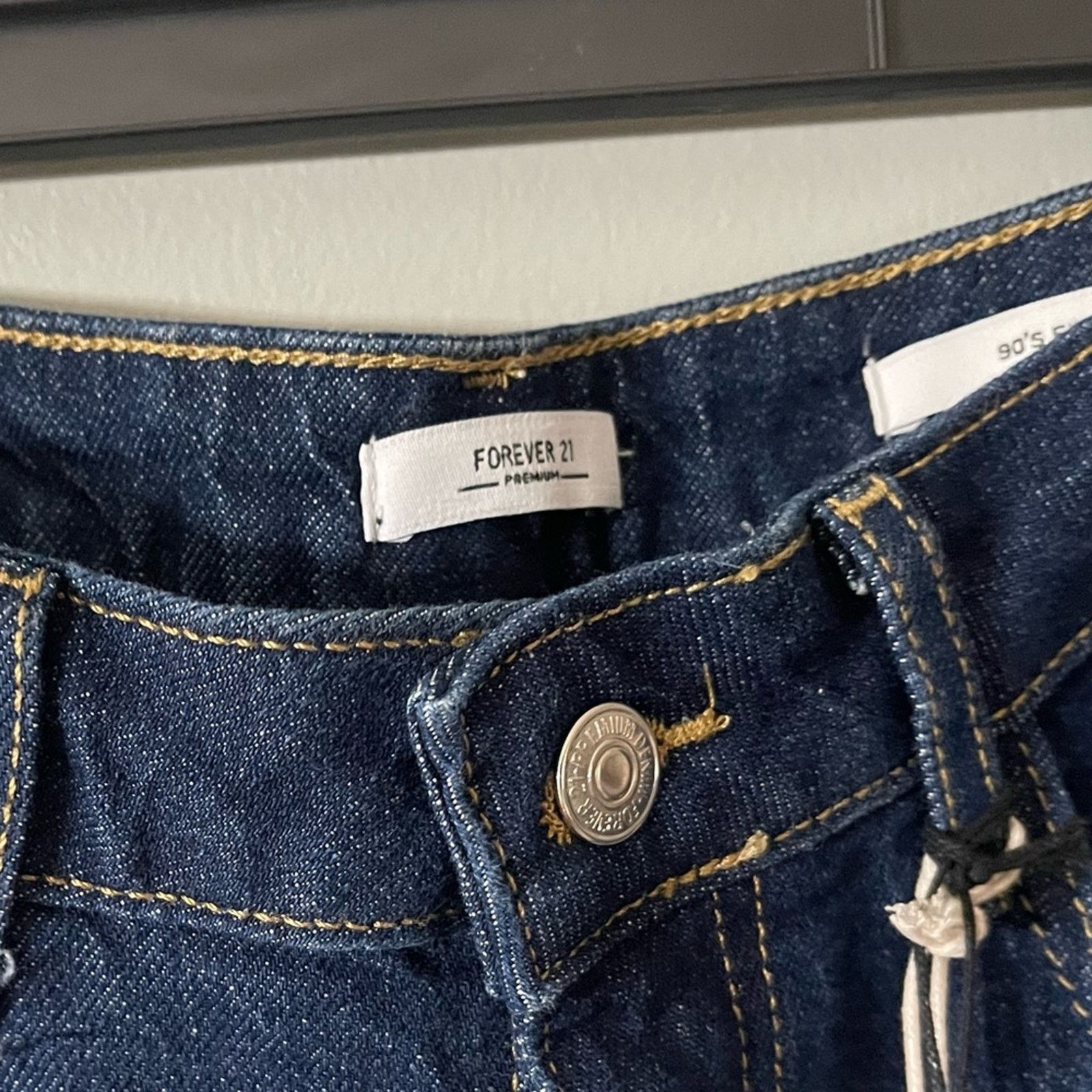 Forever 21 Forever 21 Women's 90s Style Relaxed Fit Jeans - Size 28 NWT Size 28" / US 6 / IT 42 - 3 Thumbnail