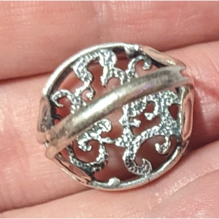 Other Vintage Sterling Silver Floral Scroll Concave Ring Size 7 1/ Size ONE SIZE - 16 Thumbnail