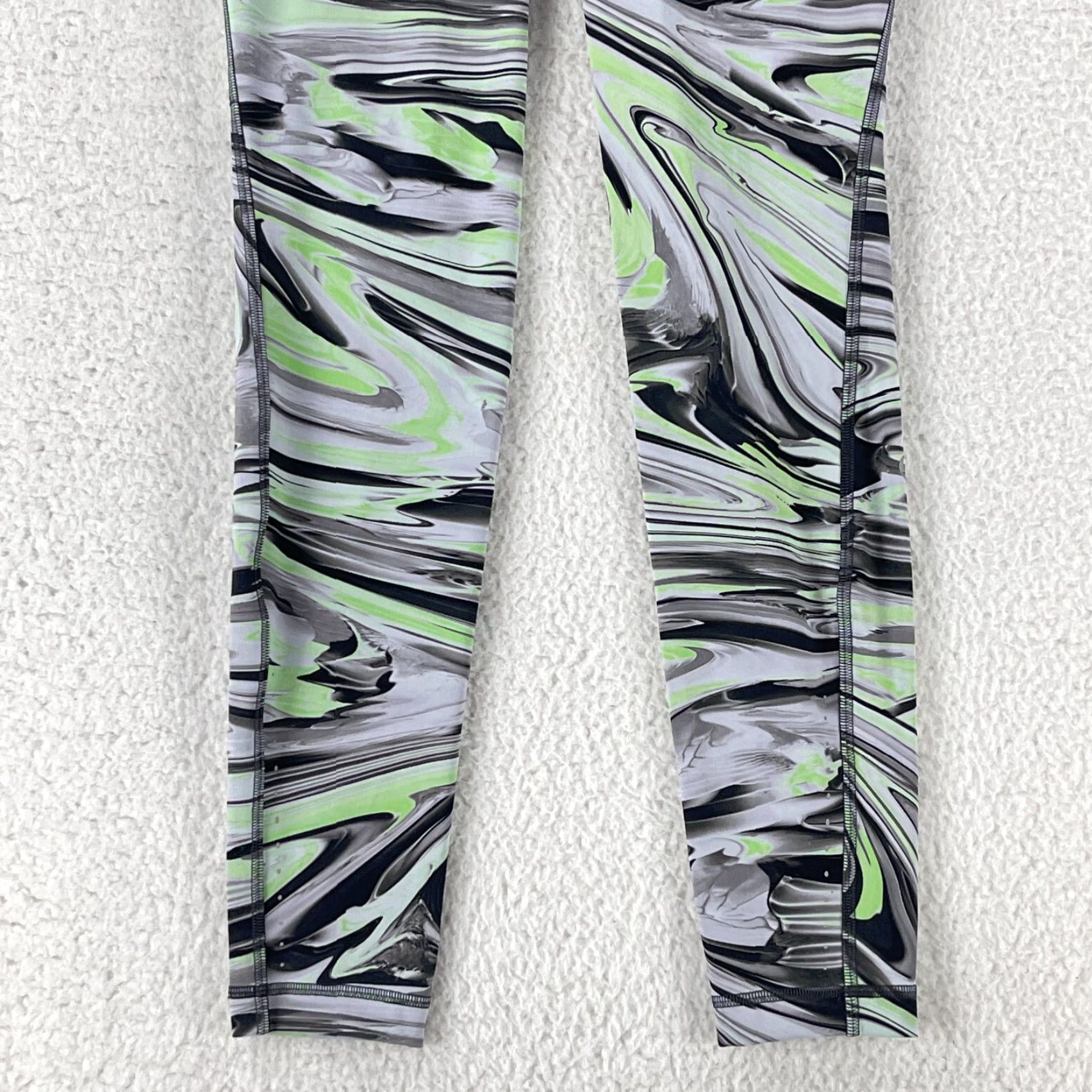 Lululemon Lululemon Green Paint Glide Swift Speed High Rise Pants Womens Size 8 Athletic Green Paint Glide Swift Speed High Rise Pants Womens Size 8 Athletic Size 30" / US 8 / IT 44 - 3 Thumbnail
