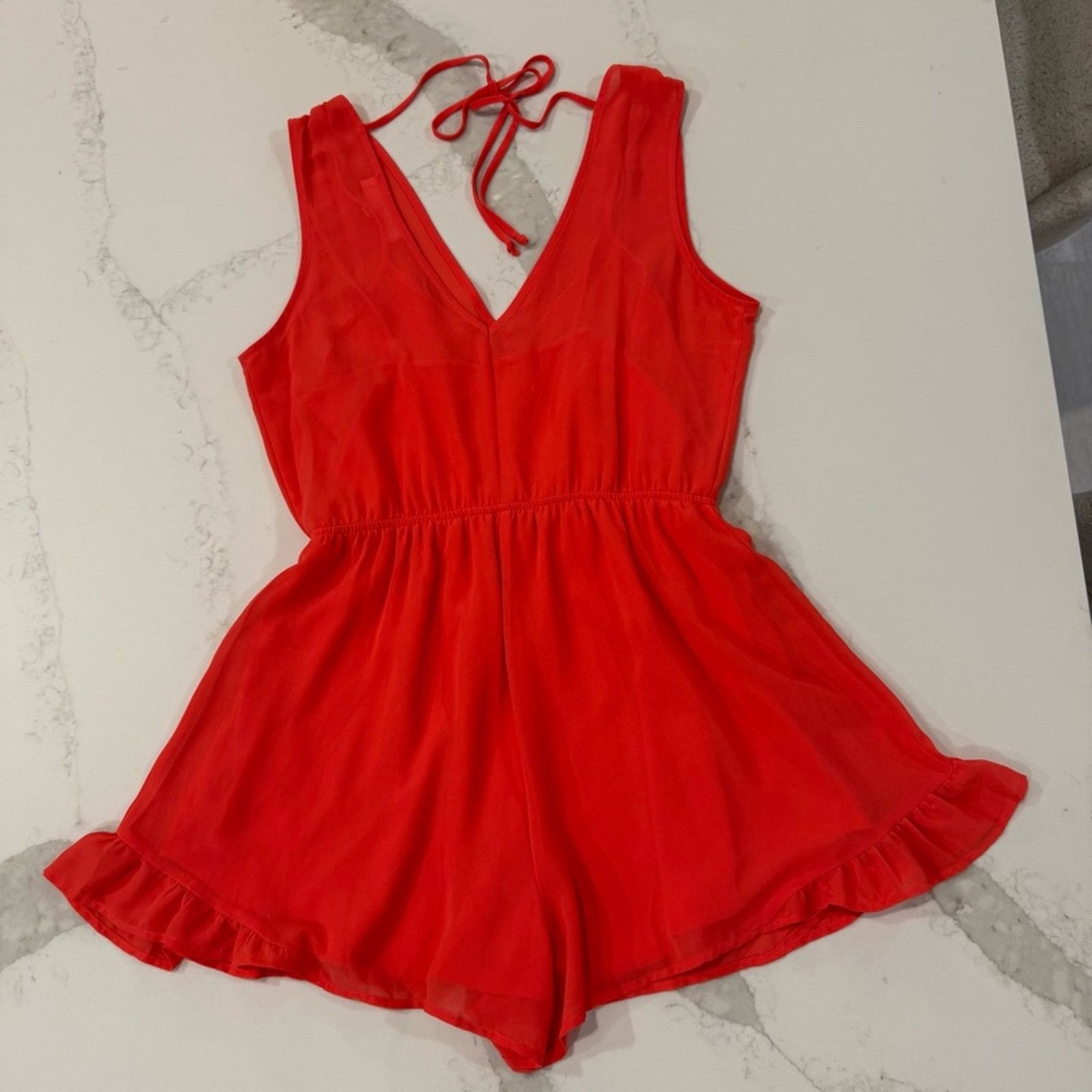 ASTR The Label ASTR The Label Ruffle Shorts V-Neck Romper Women’s Small Size 28" / US 6 / IT 42 - 10 Thumbnail