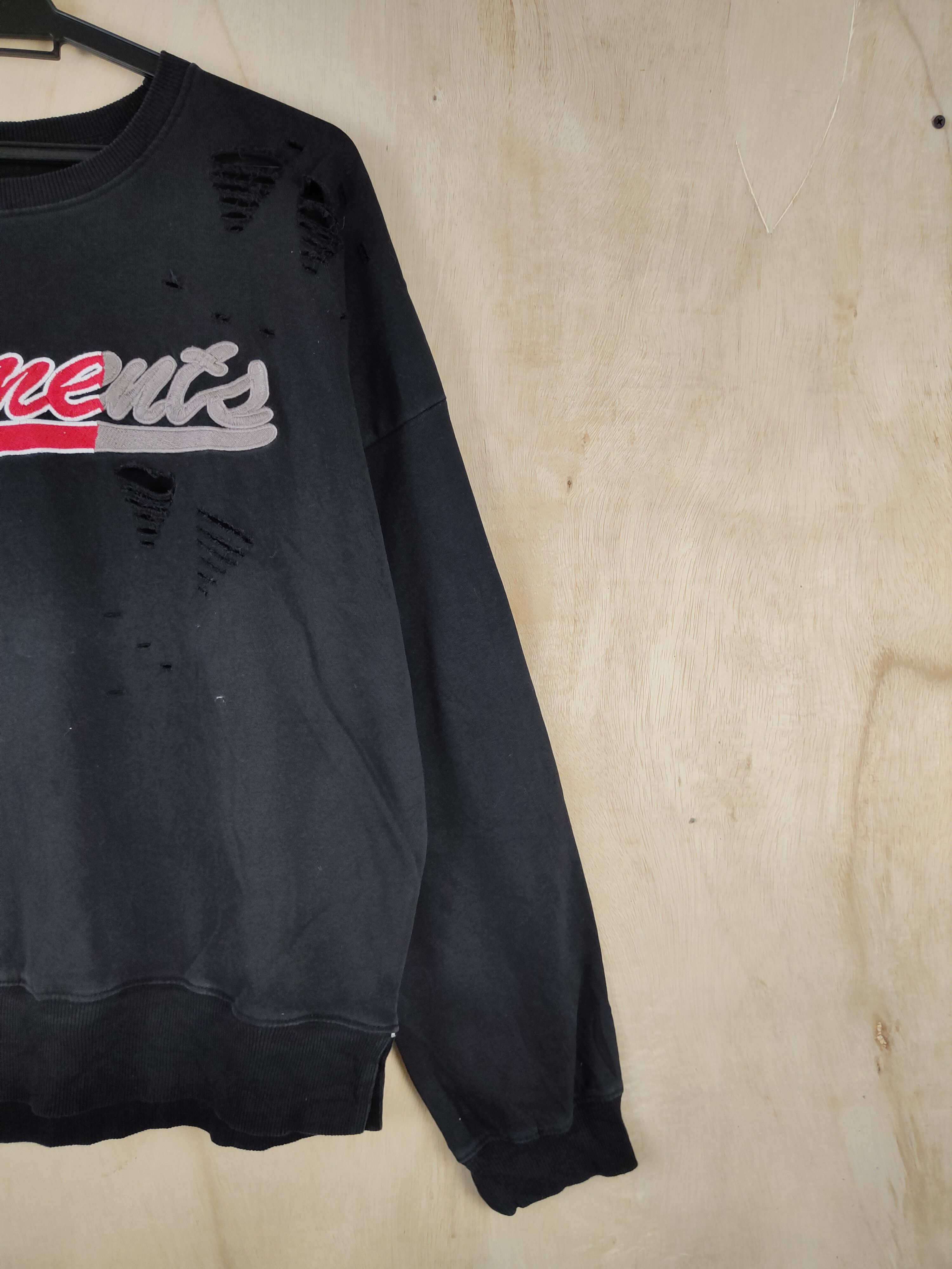 Japanese Brand × Vintage Japan ripped distressed spell out Black Sweatshirts #S2630 Size US L / EU 52-54 / 3 - 6 Thumbnail