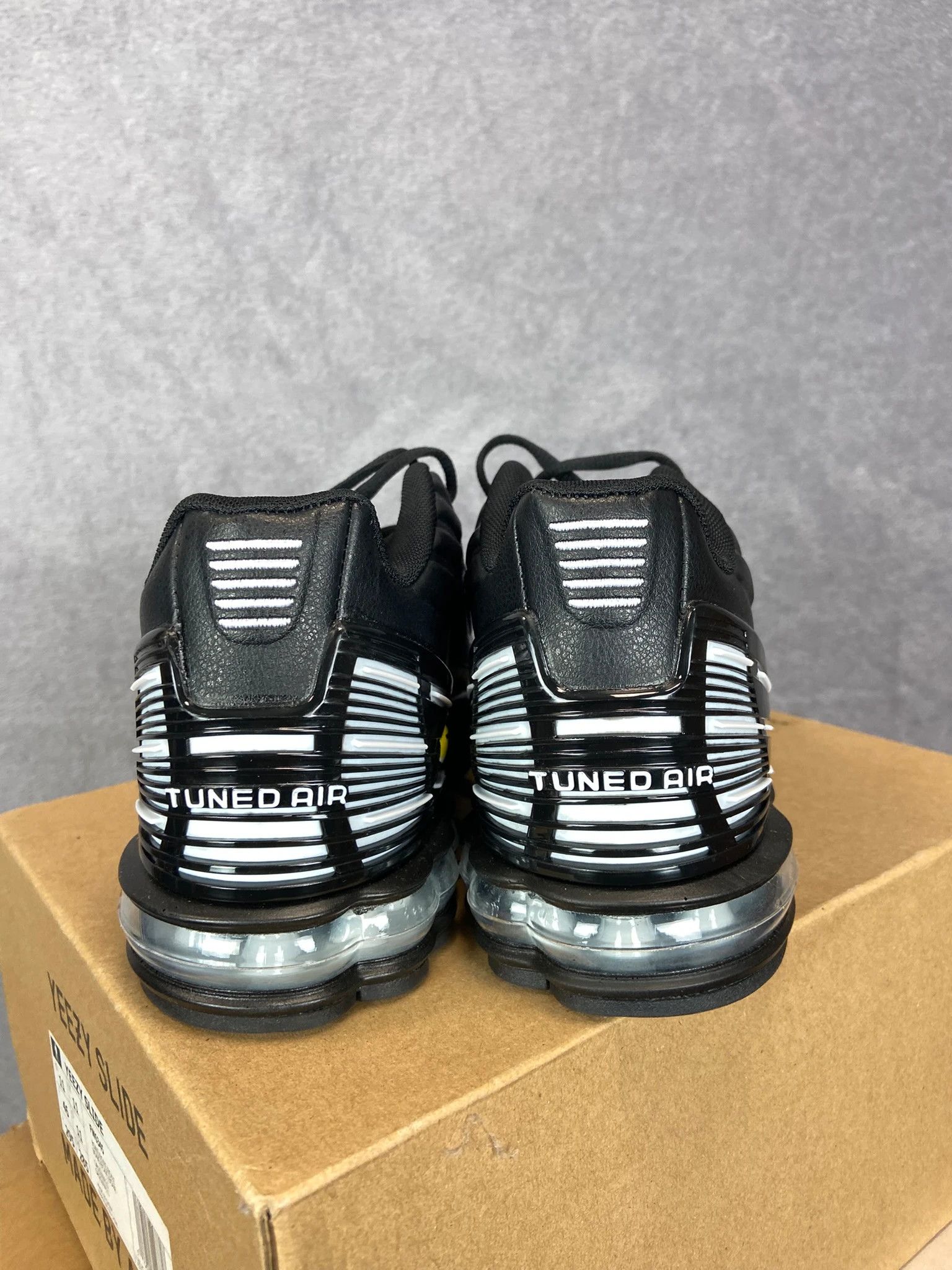 Nike Nike TN Air Max Plus White Sneakers Size 40 Size US 7 / EU 40 - 4 Thumbnail