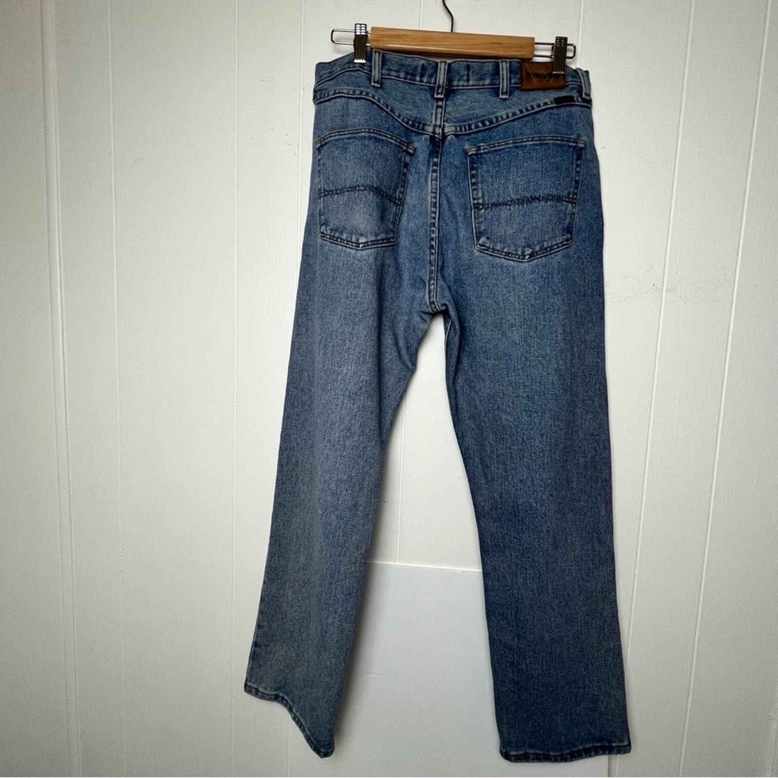 Wrangler Wrangler Distressed Medium Wash Straight Leg 5 Pockets Jeans Size US 34 / EU 50 - 12 Thumbnail