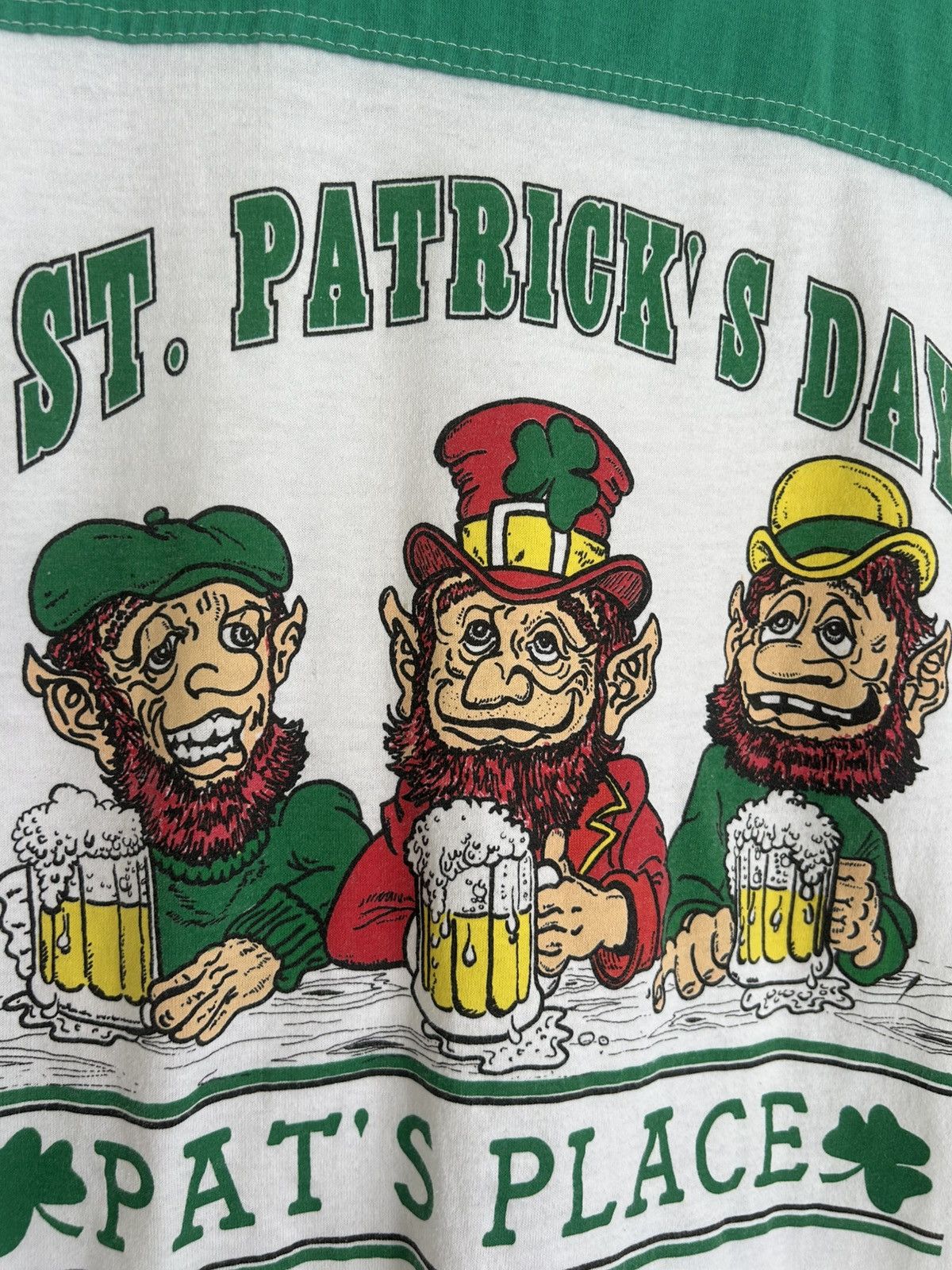 Vintage 70s Vintage St. Patricks Day Leprechauns Drinking Graphic Size US M / EU 48-50 / 2 - 3 Thumbnail