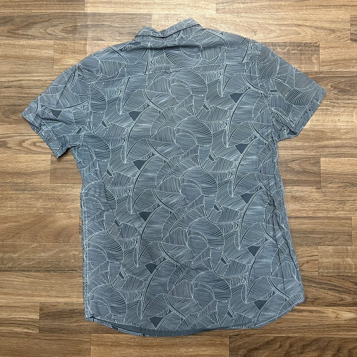 Other Cuidado con el Perro Men's Leaf Pattern Collared Button Up Size US XS / EU 42 / 0 - 2 Thumbnail