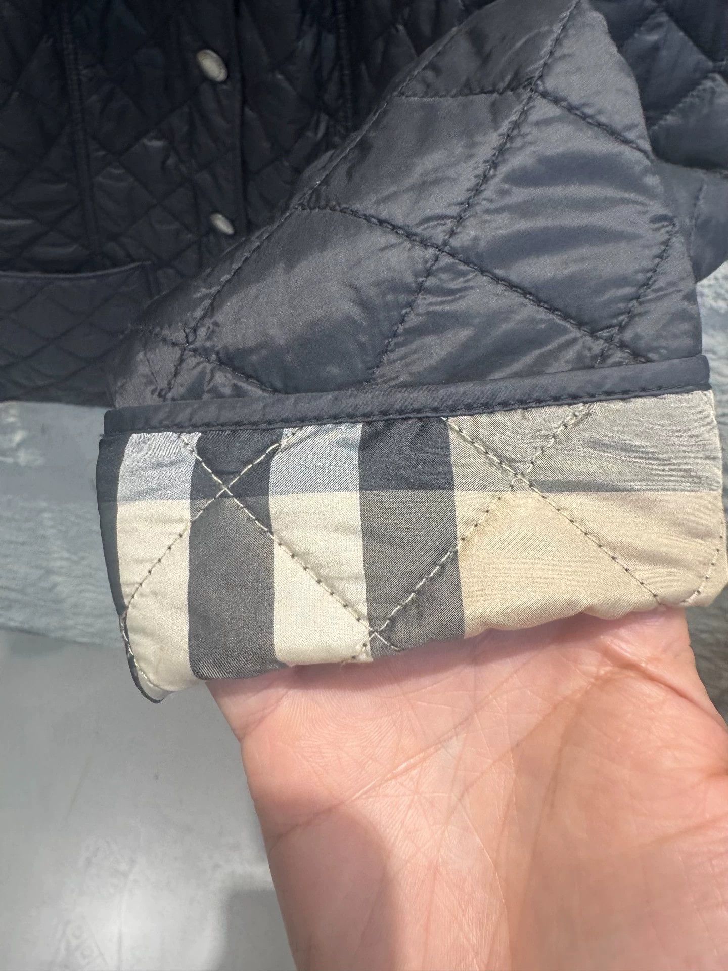 Burberry Burberry Gold Quilted Lightweight British Lapel Women's XS Size XS / US 0-2 / IT 36-38 - 2 Thumbnail