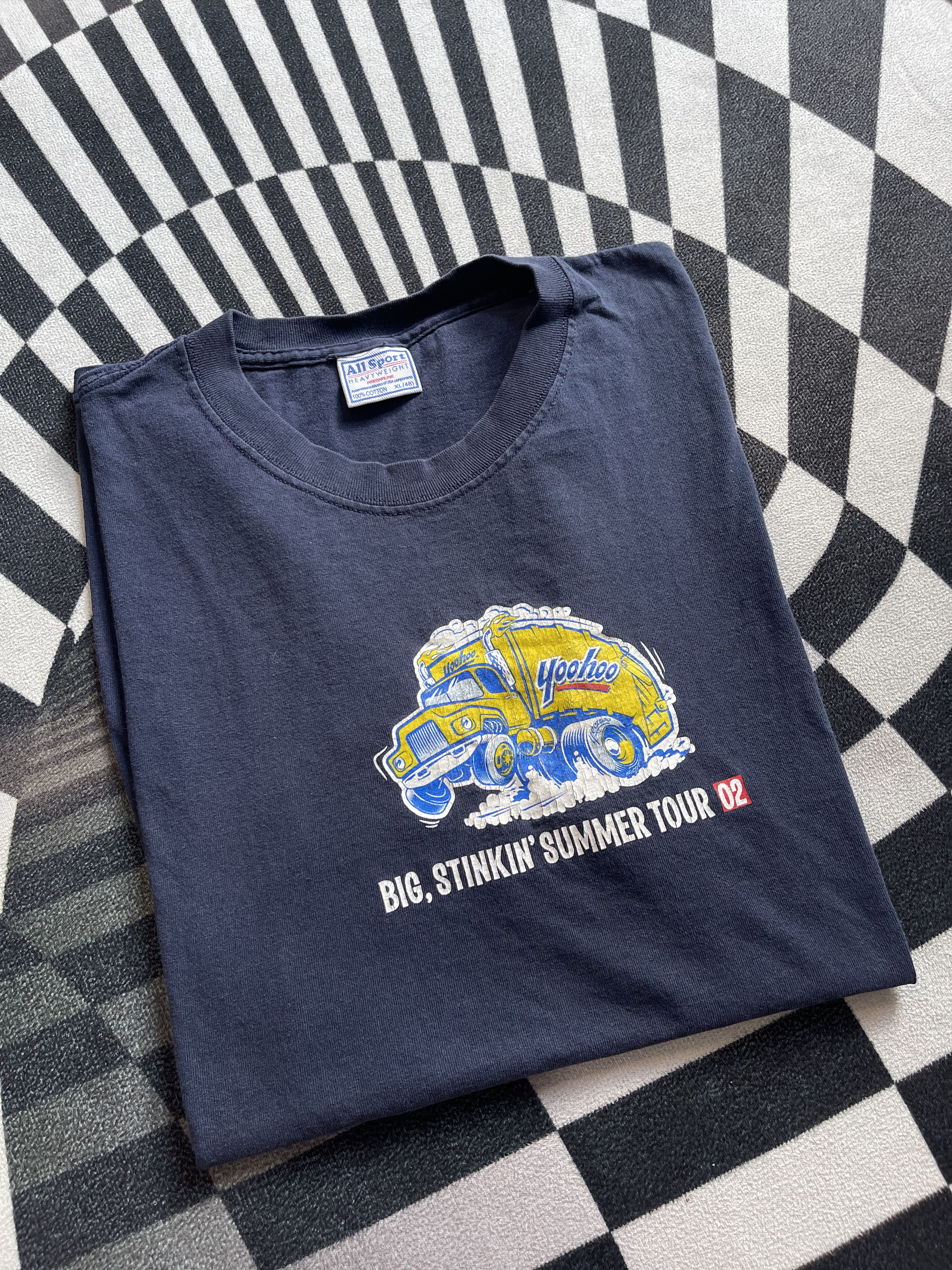 Band Tees Vtg Vans Warped Tour 02 Yoo-Hoo "Big Stinkin' Summer Tour"XL Size US XL / EU 56 / 4 - 1 Thumbnail