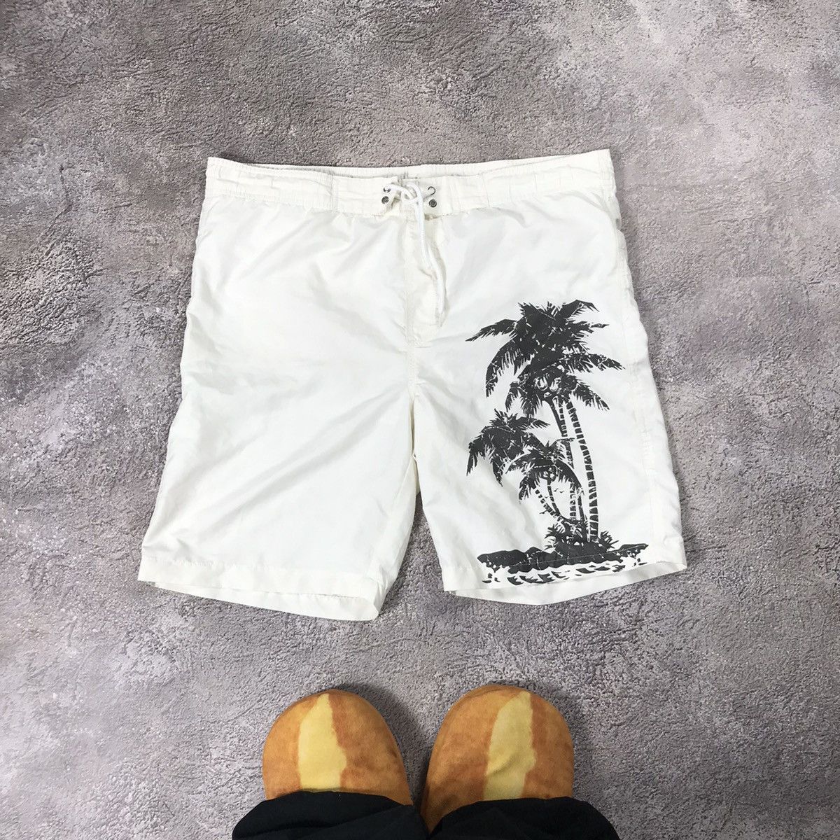 Vintage Vintage Y2K Tropical Palm Swim Shorts Streetwear Surf 34 Size US 34 / EU 50 - 1 Thumbnail