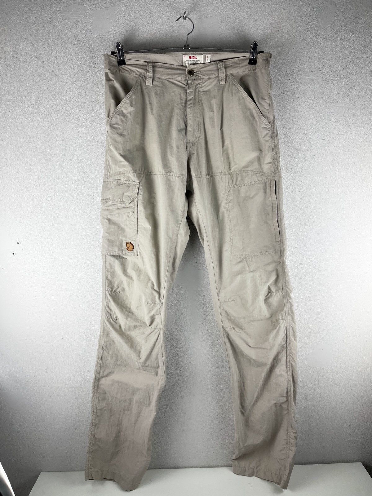 Fjallraven Fjallraven Trousers Mens W 33-34 Beige Nils Cargo Hiking Size US 34 / EU 50 - 1 Thumbnail