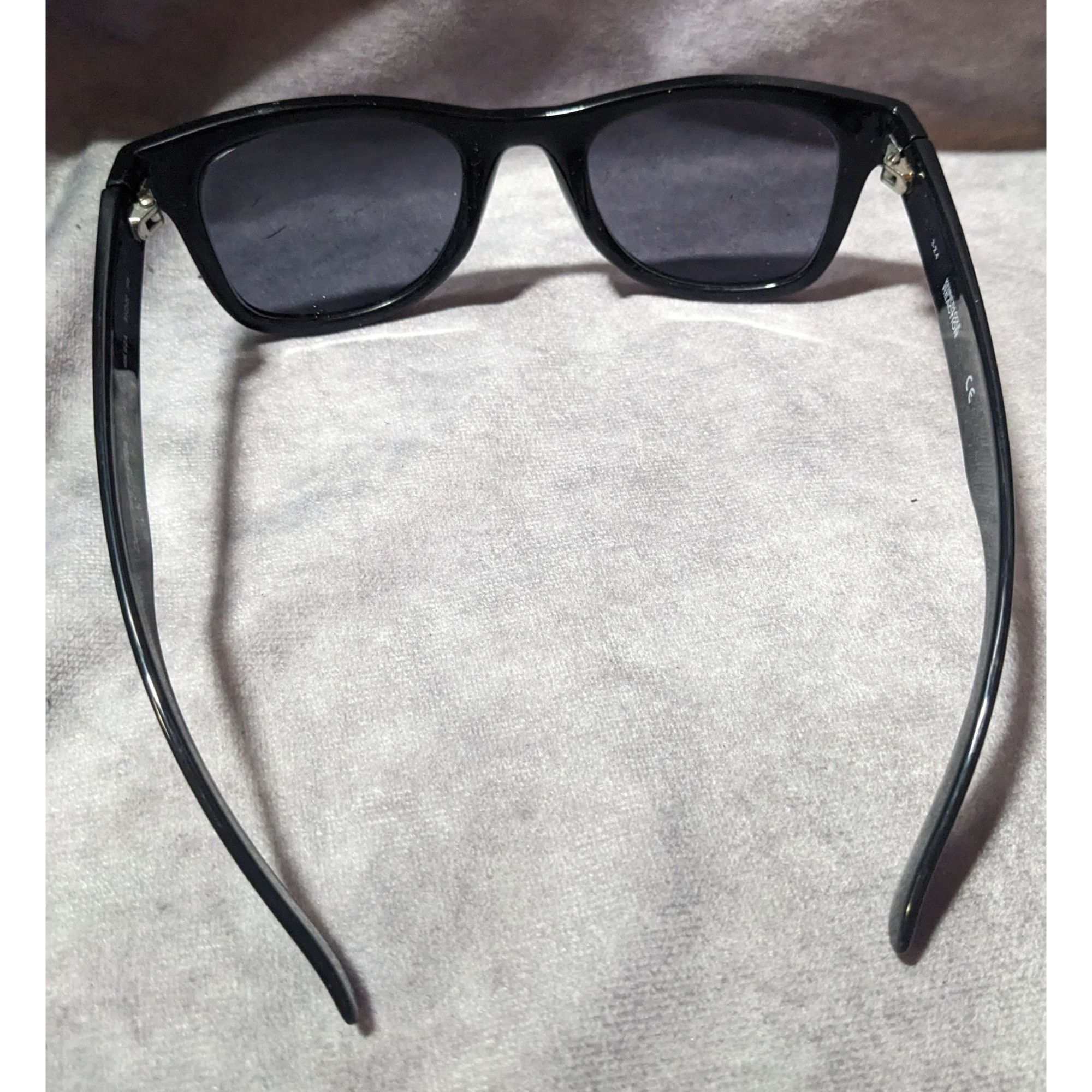 Kenneth Cole Kenneth Cole Reaction Black Classic Sunglasses Size ONE SIZE - 3 Thumbnail