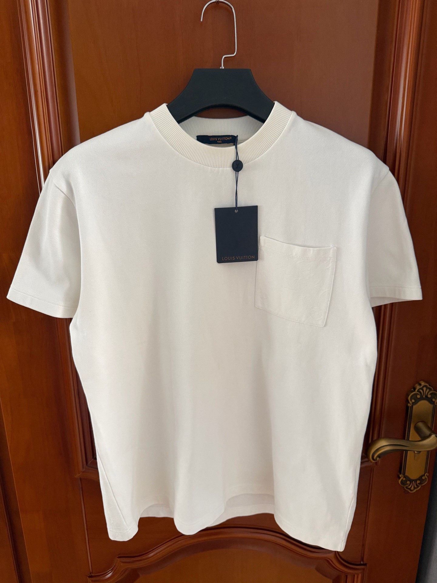 Louis Vuitton Louis Vuitton T-Shirt l Men Size US L / EU 52-54 / 3 - 1 Thumbnail