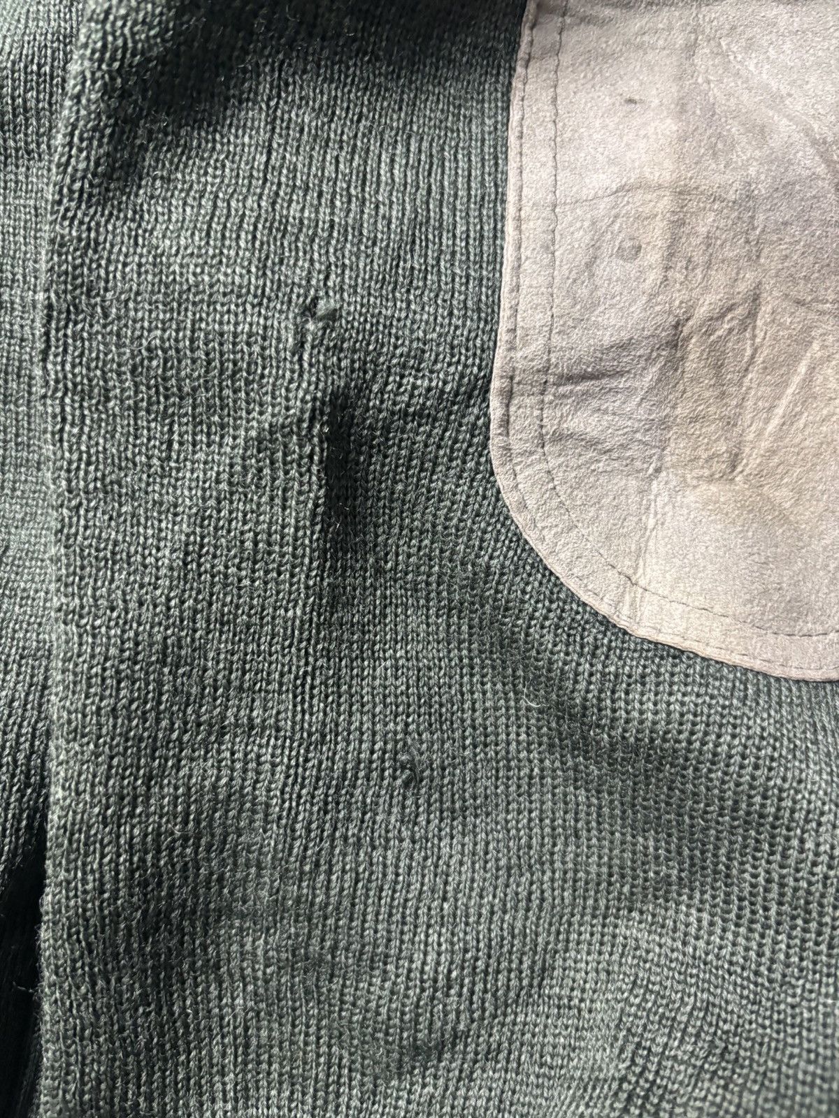 Burberry 1990s Burberrys Pure New Wool Military Green Knitwear Size US L / EU 52-54 / 3 - 16 Thumbnail