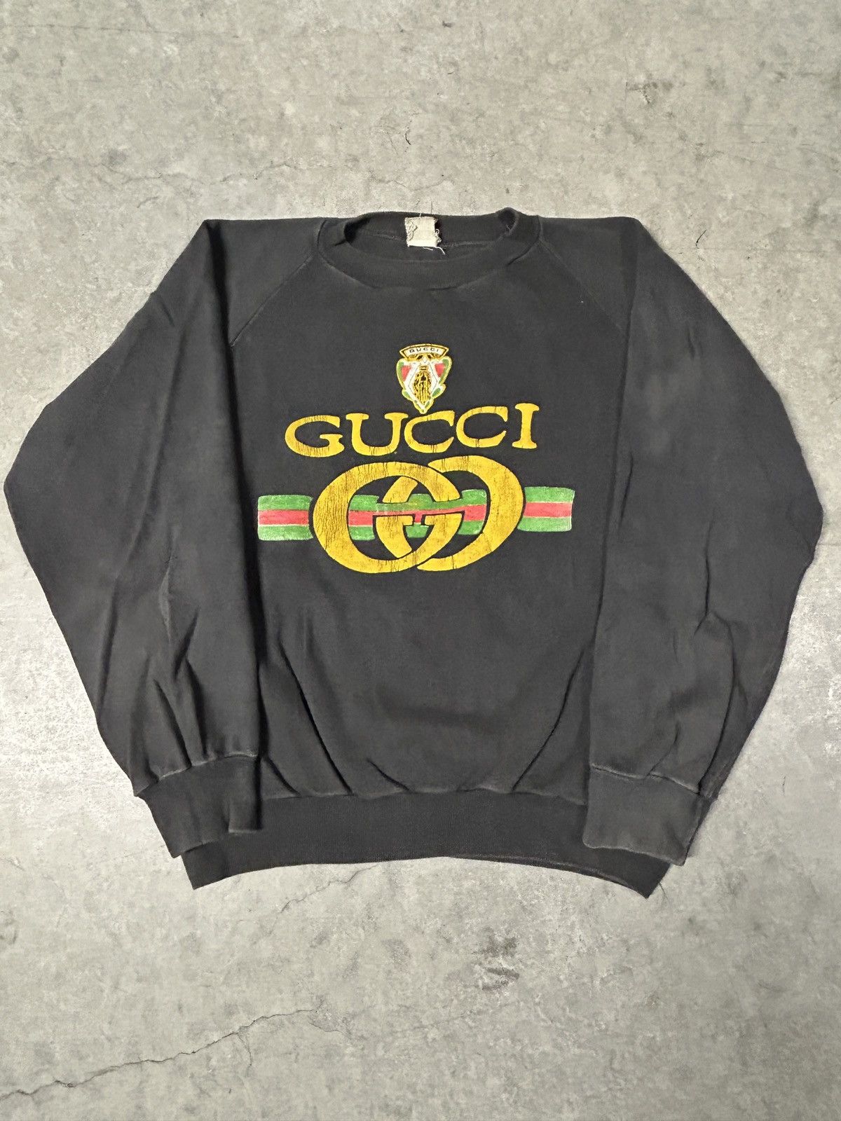 Vintage Vintage 90s Raglan Gucci Sweatshirt Faded Black Size US M / EU 48-50 / 2 - 1 Thumbnail