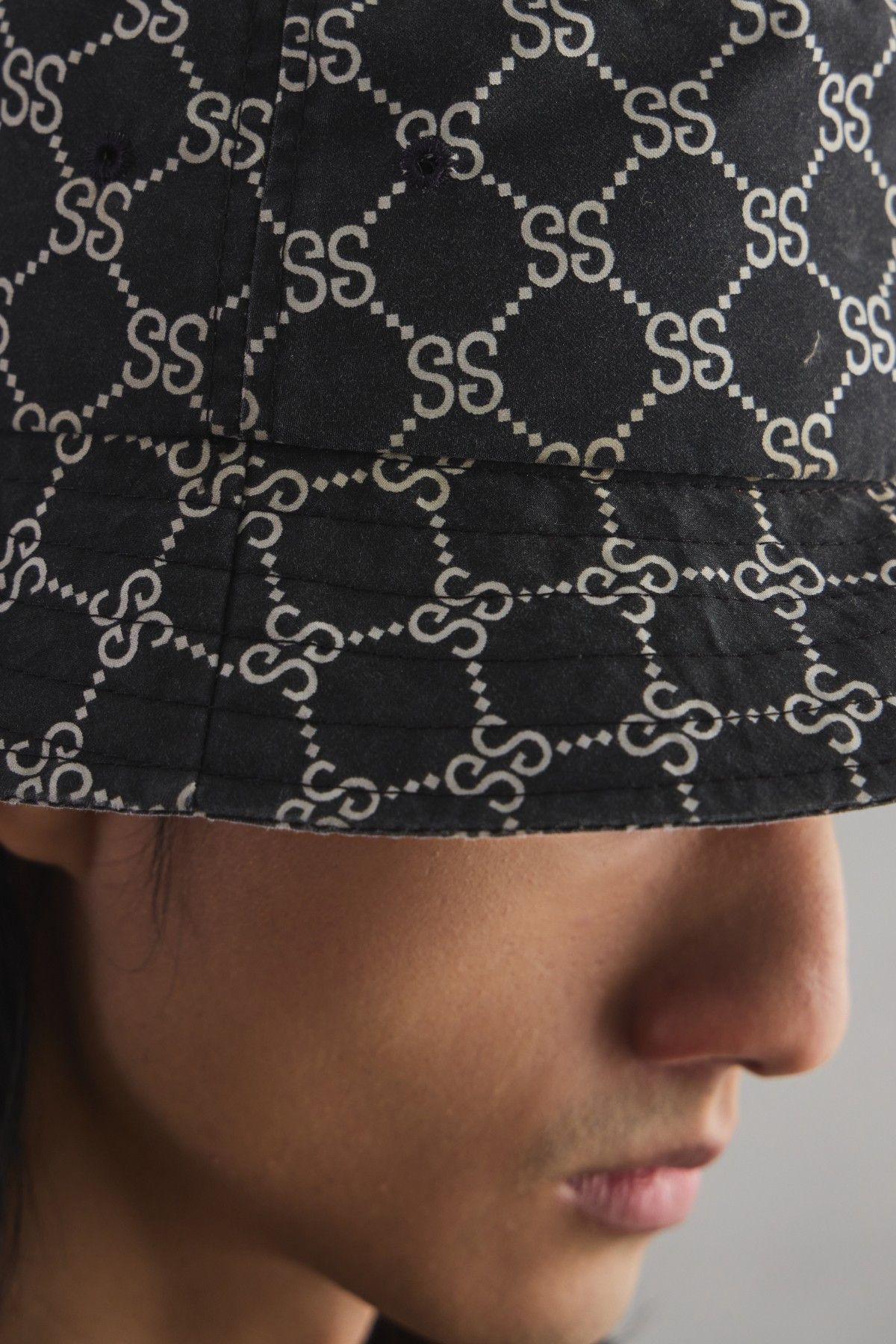 Stussy Old Stussy Gucci ' STUCCI ' RIP Bucket Hat Black Size ONE SIZE - 2 Thumbnail
