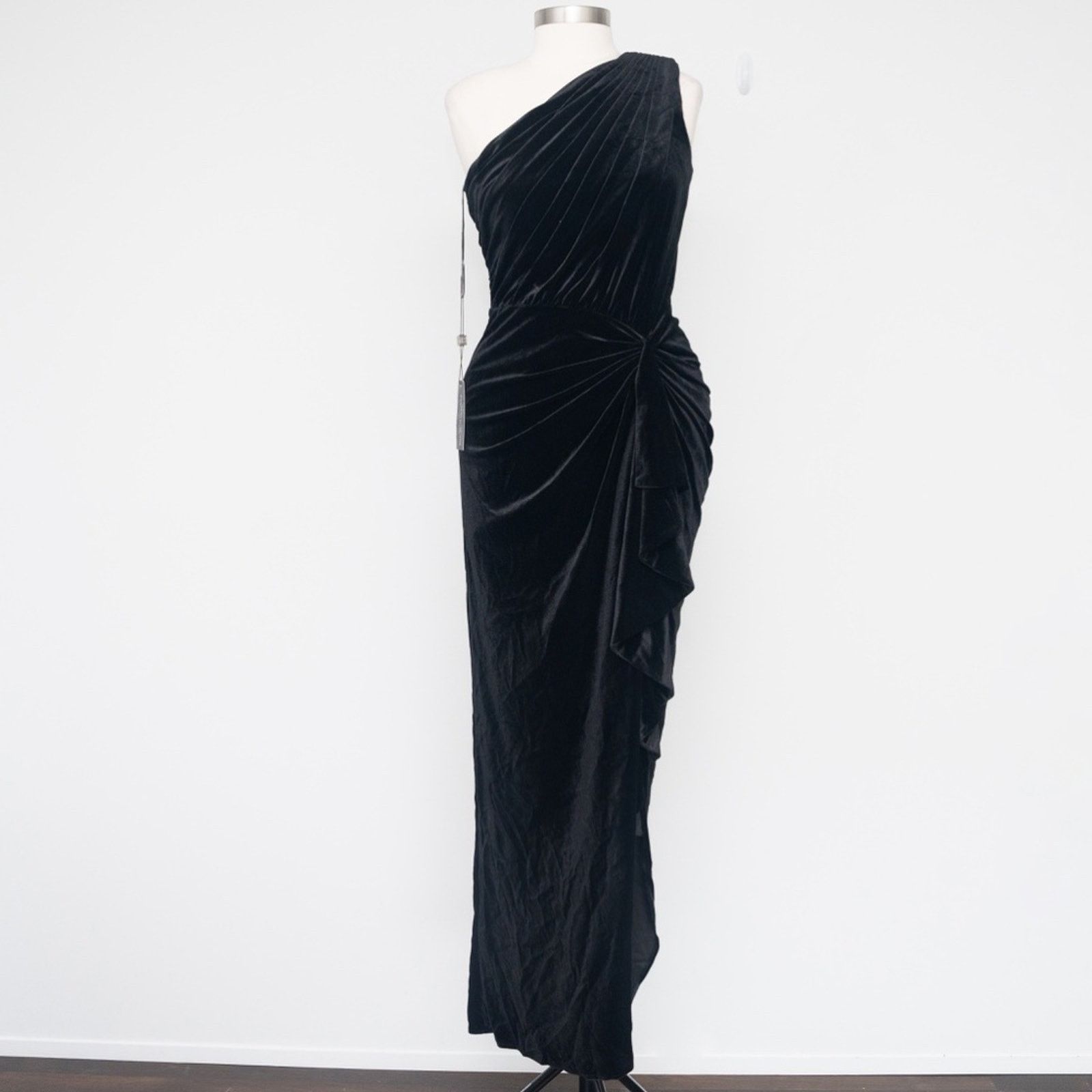 Tadashi Shoji Tadashi Shoji. Velvet Draped One-Shoulder Gown. Size L / US 10 / IT 46 - 1 Thumbnail