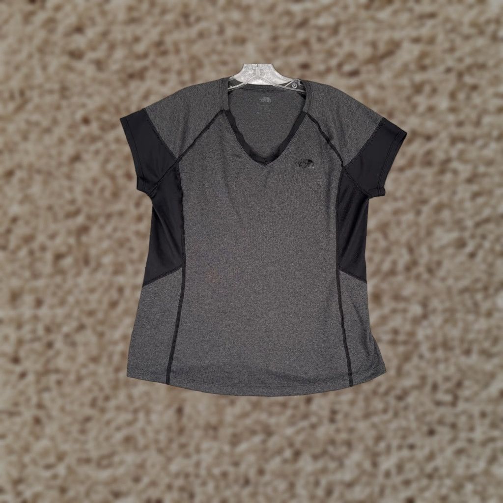 The North Face The North Face Shirt Women Large Gray Short Sleeve V-Neck Polyester Flashdry Size L / US 10 / IT 46 - 1 Thumbnail