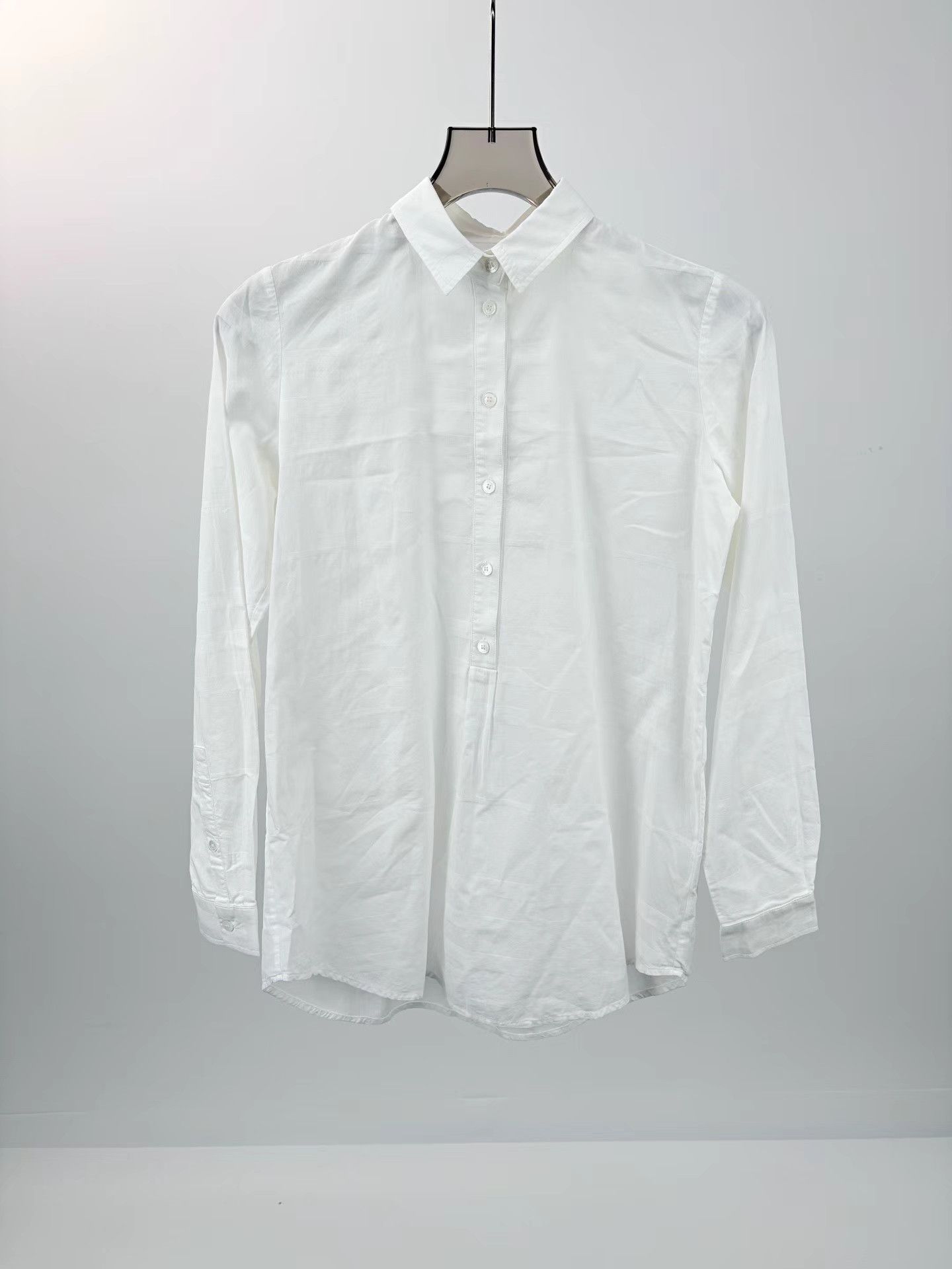 Burberry BURBERRY Long Sleeve Shirt K1 Size XS / US 0-2 / IT 36-38 - 1 Thumbnail