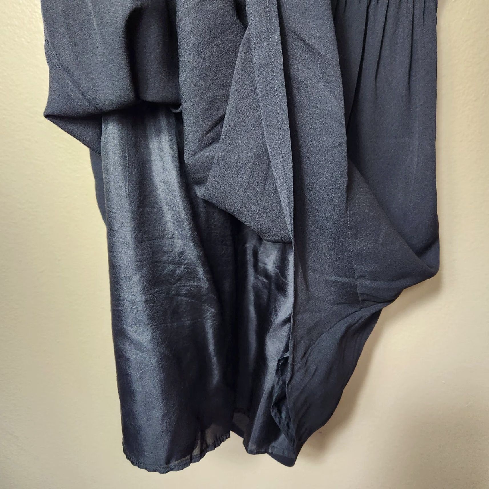 Vintage ANAGRAM Dress Black Silk Ruched Cap Sleeve Surplice Dress-Size 8 Size M / US 6-8 / IT 42-44 - 5 Thumbnail