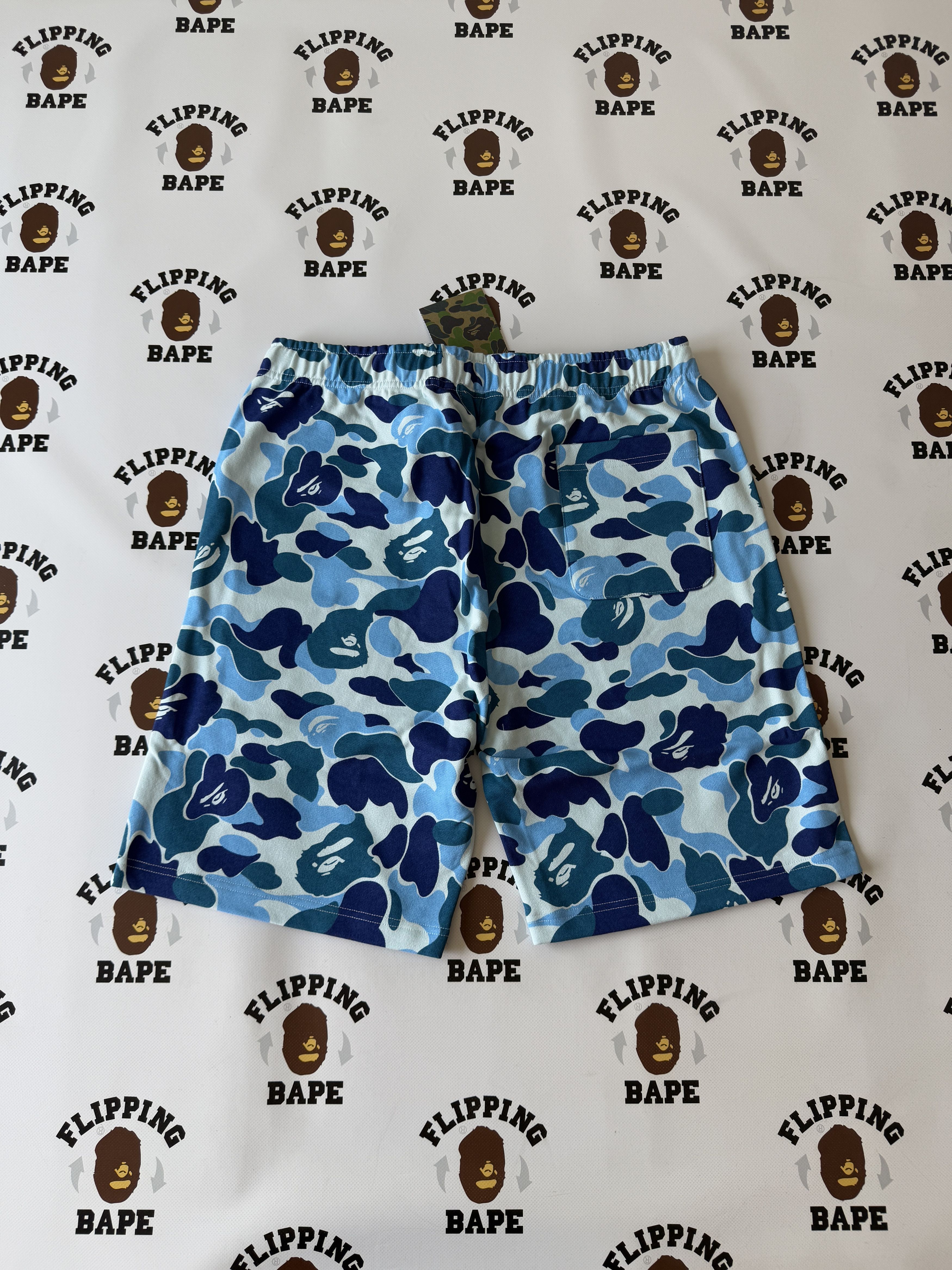 Bape BAPE ABC CAMO SHARK SWEAT SHORTS Size US 36 / EU 52 - 2 Thumbnail