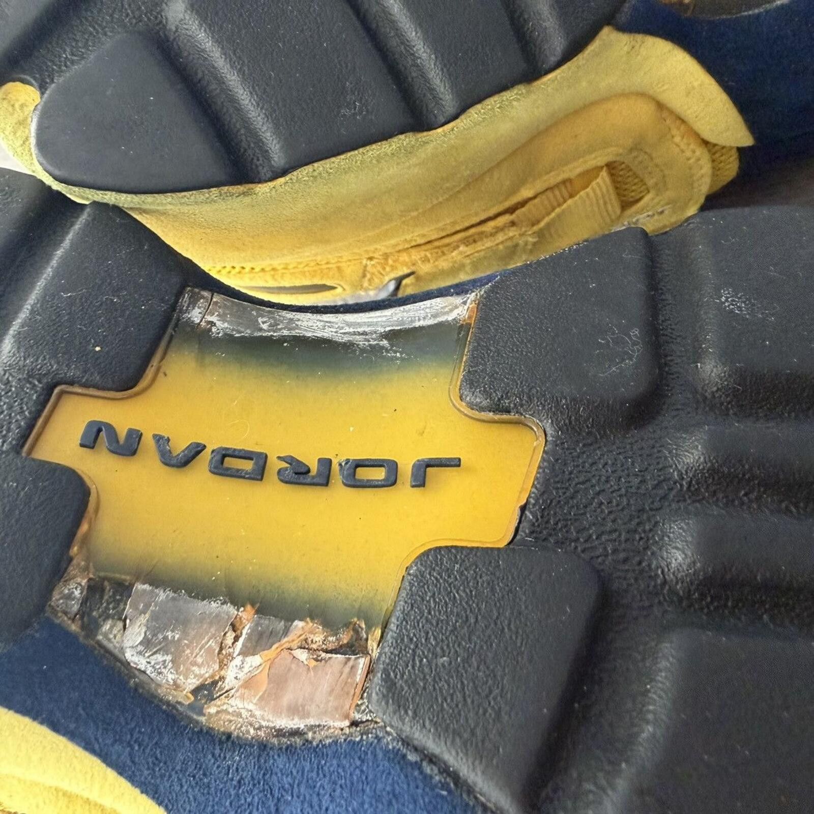 Jordan Brand NIKE • JORDAN Trunner "Midnight Navy Yellow Streak" (13M) Size US 13 / EU 46 - 8 Thumbnail