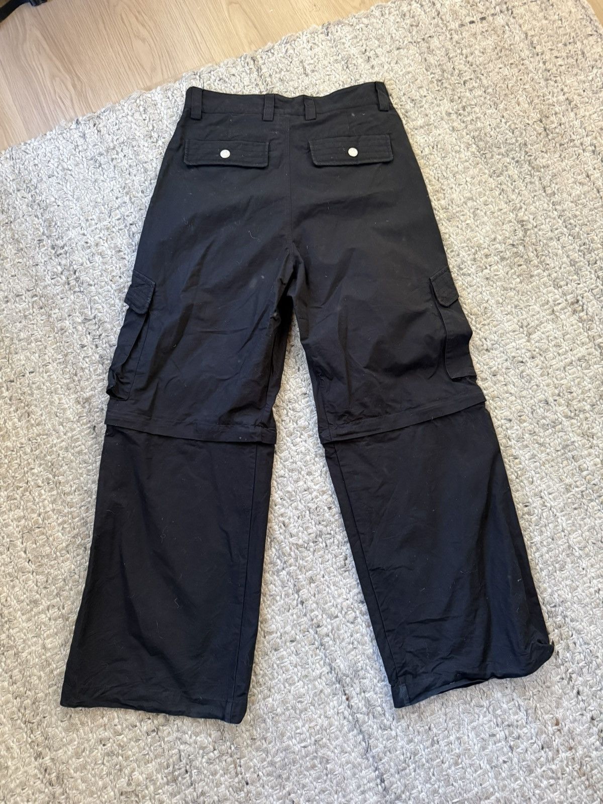 basketcase gallery Basketcase gallery size 30 black pleated cargo pants/ shorts Size US 30 / EU 46 - 4 Thumbnail