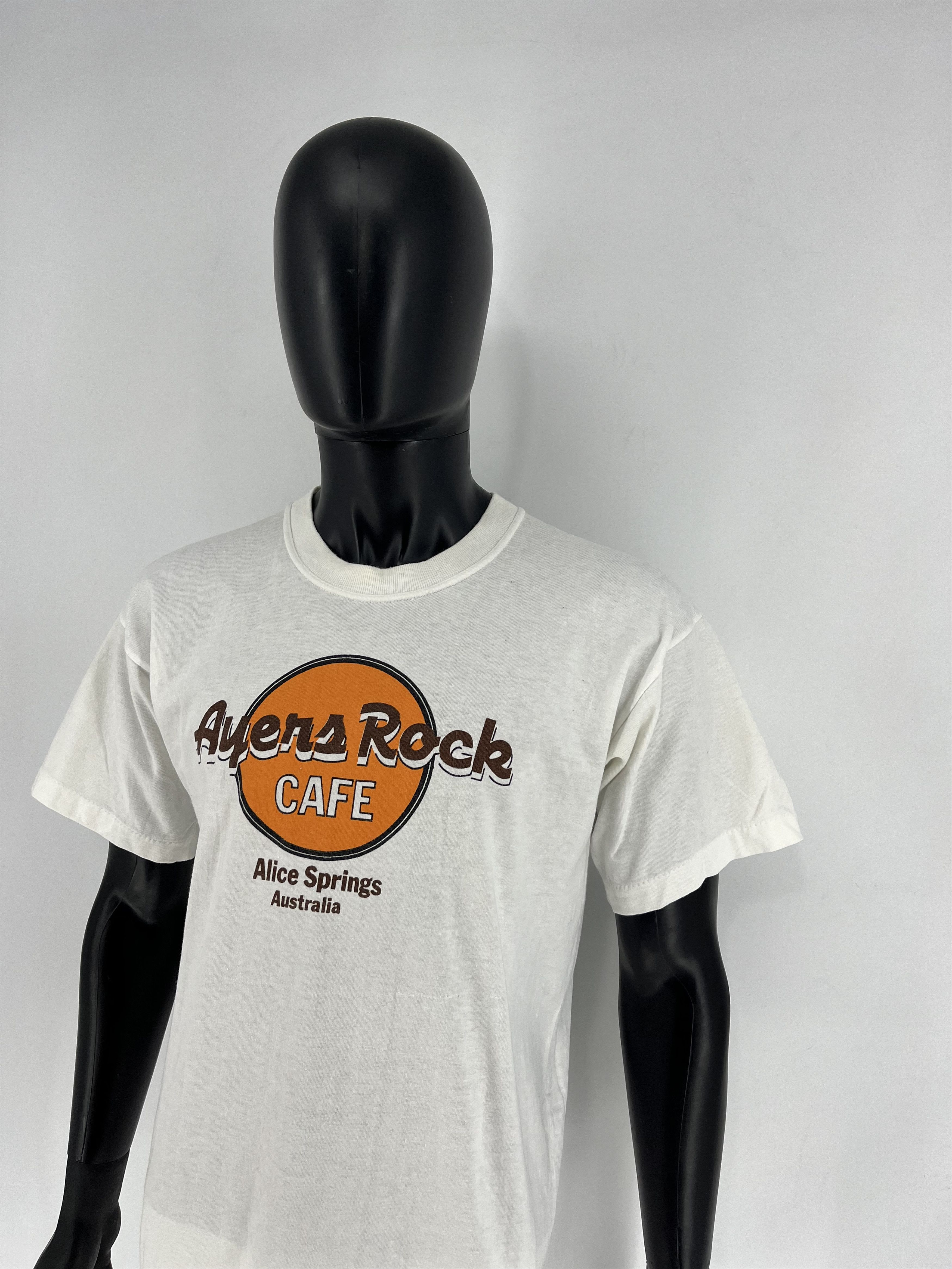 Band Tees Vintage 80s 90s Ayers Rock CAFE Alice Springs Australia Size US L / EU 52-54 / 3 - 4 Thumbnail