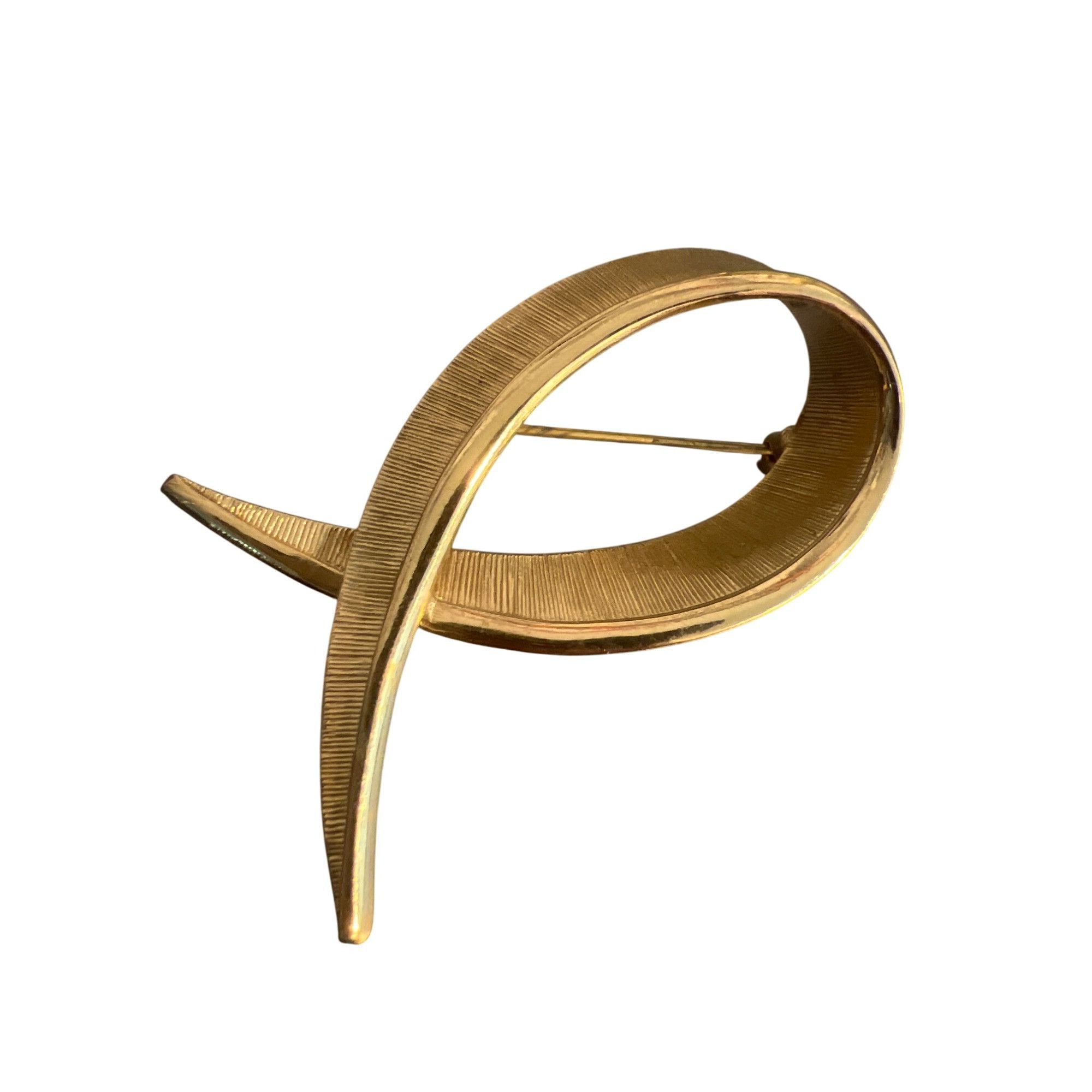 Monet Vintage Monet Gold Tone Textured Ribbon Brooch Pin Signed Si Size ONE SIZE - 3 Thumbnail