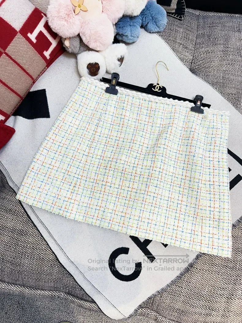 Chanel Chanel 25C colourful plaid skirt Size 30" / US 8 / IT 44 - 1 Thumbnail
