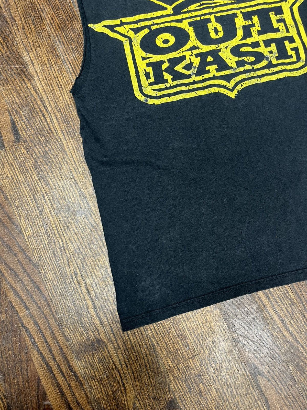 Vintage Vintage Outkast cut-off Tee Size L Size US L / EU 52-54 / 3 - 3 Thumbnail