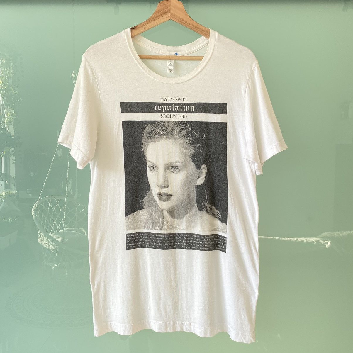 Band Tees Thrashed Taylor Swift Reputation Stadium Tour ERD GRUNGE T Size US M / EU 48-50 / 2 - 1 Thumbnail