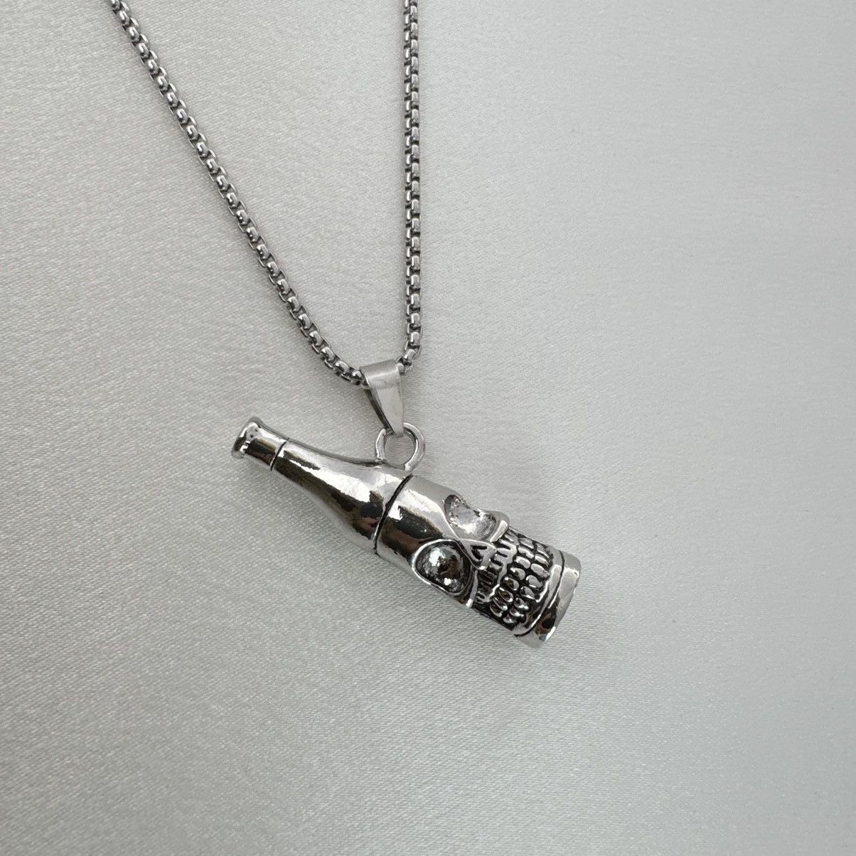 Other Skull Bottle Pendant Necklace for Men Women,Unisex Style Size ONE SIZE - 2 Thumbnail