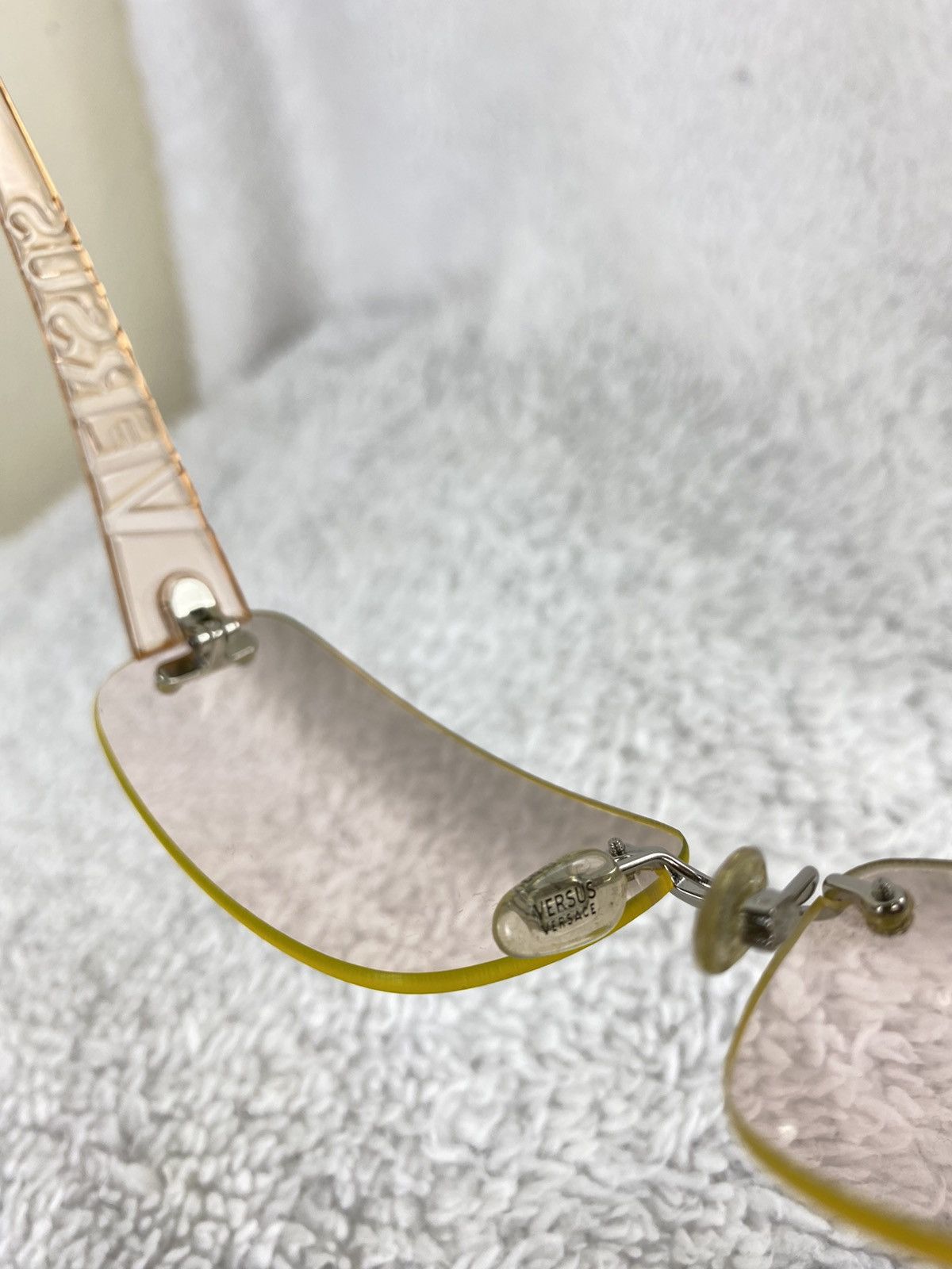 Versus 🔥RARE🔥 Vintage 90s VERSUS by VERSACE Peach Sunglasses Size ONE SIZE - 19 Thumbnail
