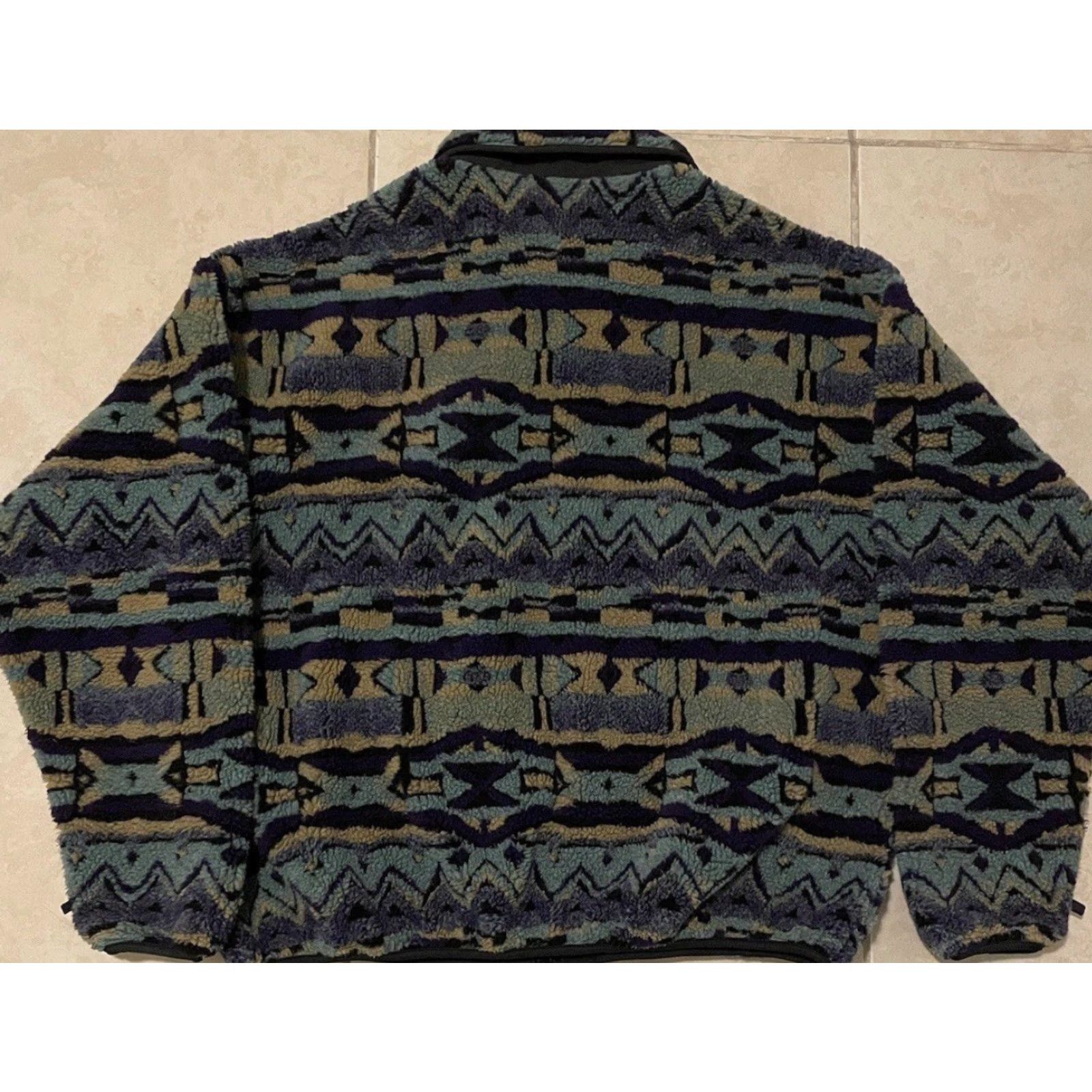 Vintage VINTAGE Columbia Aztec Deep Pile Fleece Jacket XL USA Abstract Art Skate 90s 80s Men Green Size US XL / EU 56 / 4 - 3 Thumbnail