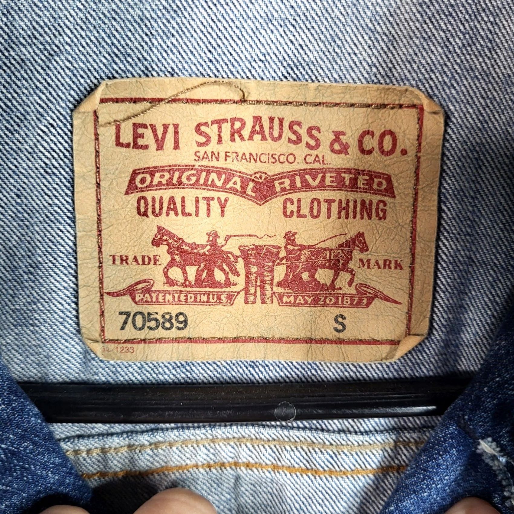 Levi's Levi's Button up patch blue Jeans Jacket Women's Size S Jacket Denim Blue Modern Casual Womens Size 28" / US 6 / IT 42 - 2 Thumbnail