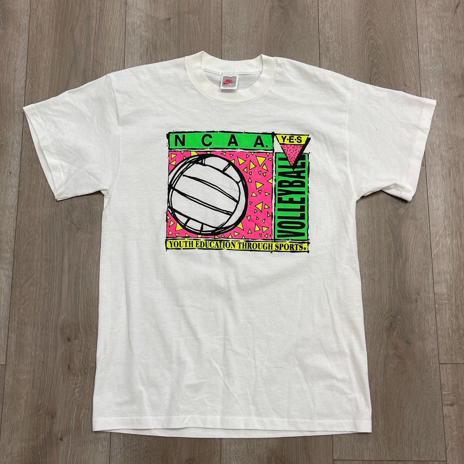 Nike vintage 1993 Nike NCAA Women's Volleyball Championship Tee M Size US M / EU 48-50 / 2 - 1 Thumbnail