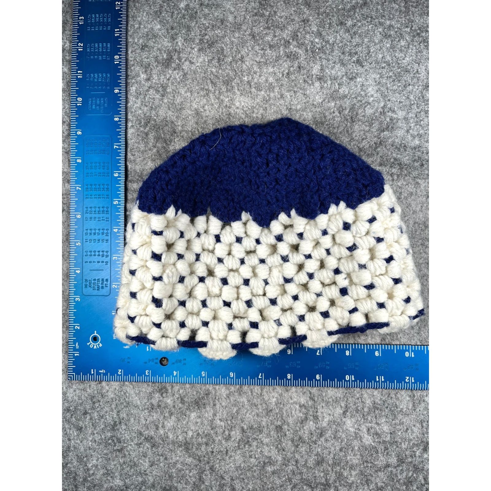 Vintage Beanie Chunky Toque Women One Size Blue White Crochet Knit Acrylic Blend Pom Knit Hat Womens Beanie CHUNKY Beanie Toque Ski Theme Vintage No Size ONE SIZE - 5 Thumbnail