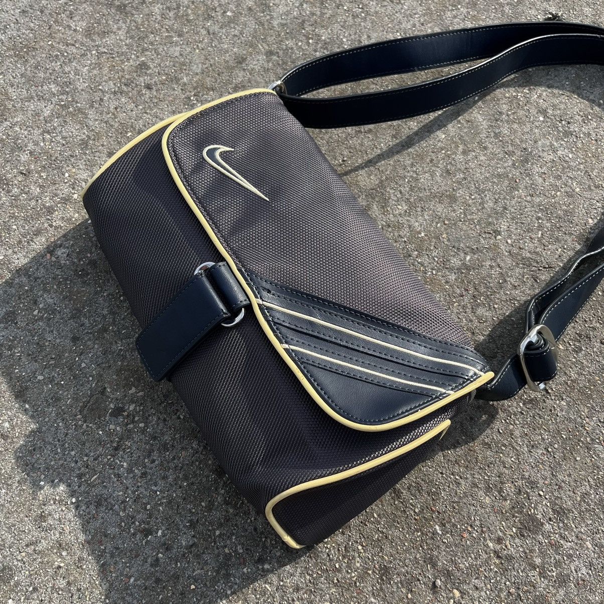 Nike × Vintage Vintage Nike Sling Shoulder Bag Size ONE SIZE - 2 Thumbnail