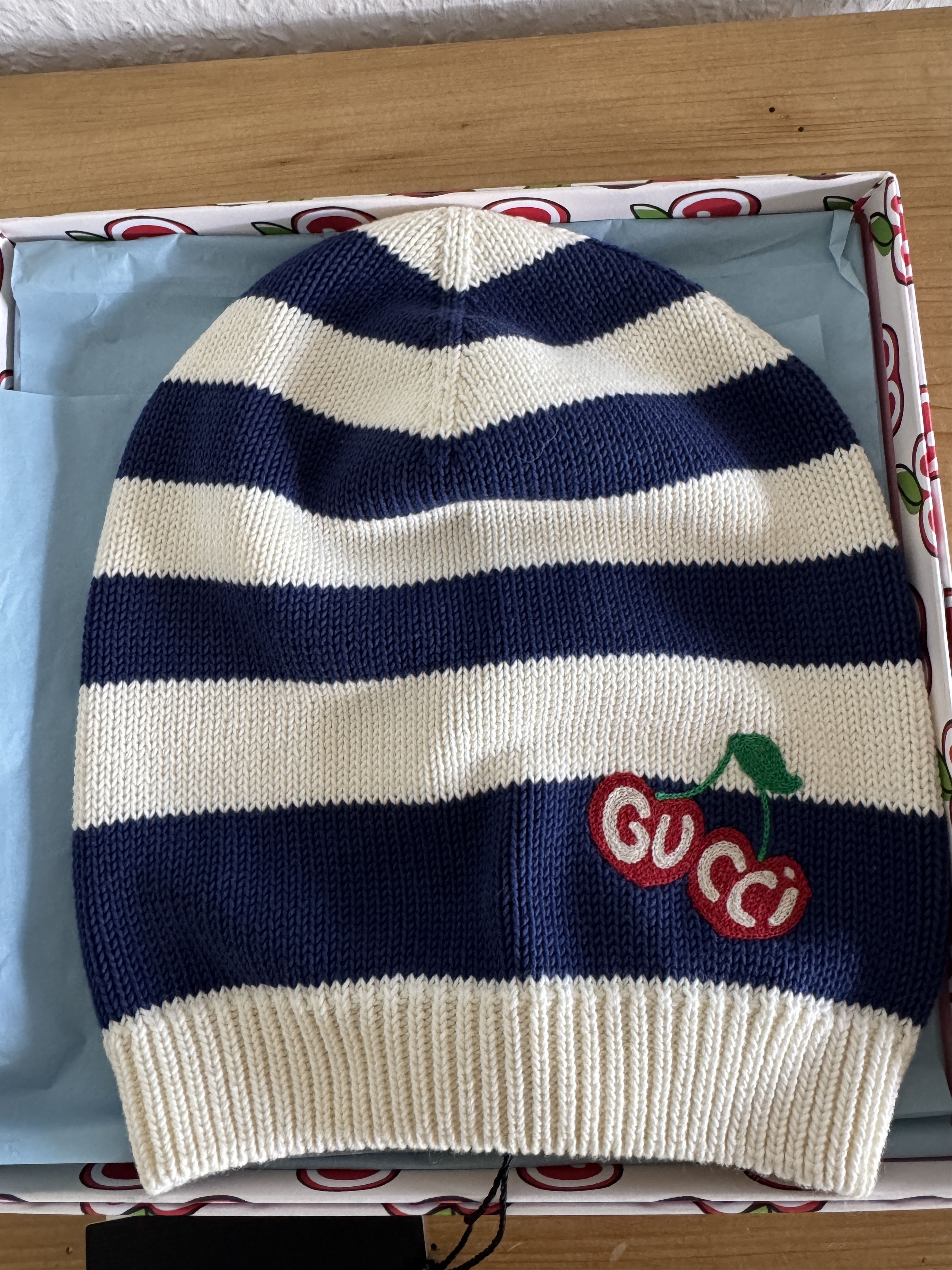 Gucci Cherry Embroidered Stripe Beanie Size ONE SIZE - 2 Thumbnail