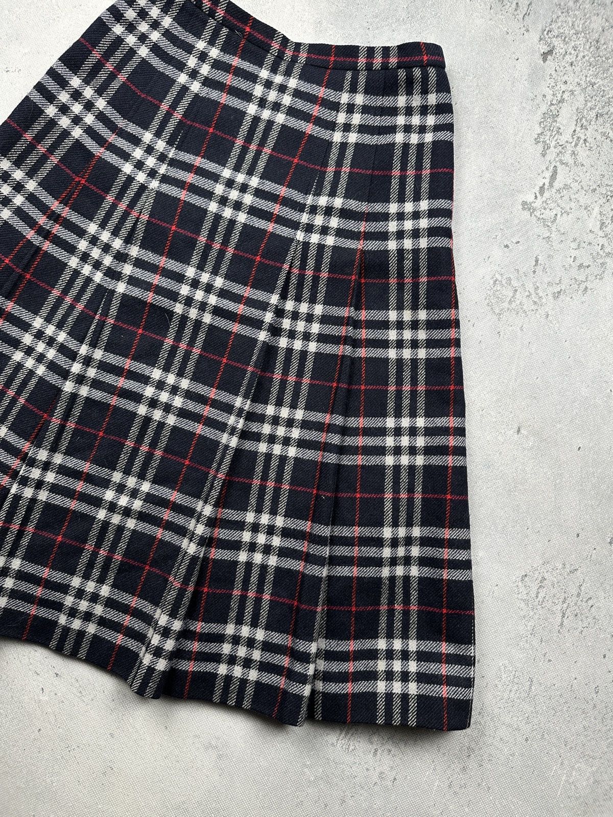 Burberry Vintage Burberrys Nova Check Wool Pleated Skirt UK Heritage Size 28" / US 6 / IT 42 - 2 Thumbnail
