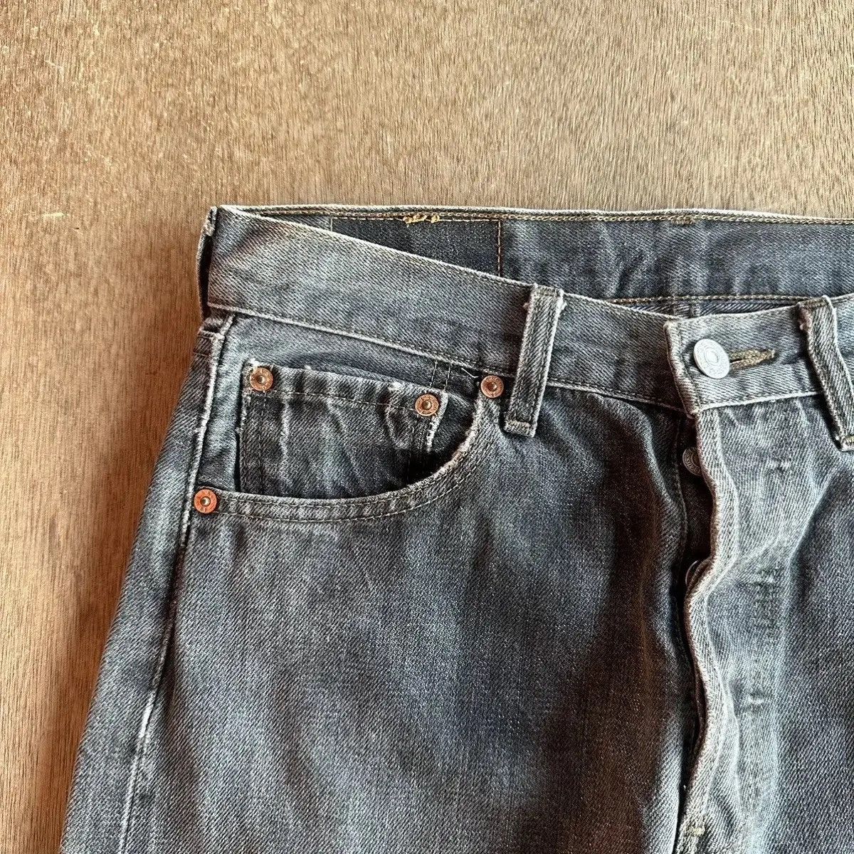 Levi's DISTRESSED DENIM VINTAGE LEVI’S 501 JEANS LEVIS PANTS W28L33 Size US 28 / EU 44 - 5 Thumbnail
