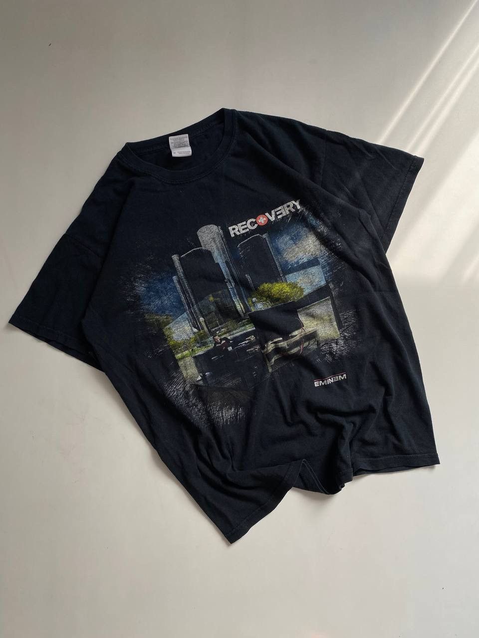 Eminem × Vintage Vintage eminem recovery tour 2010 album tee Size US M / EU 48-50 / 2 - 1 Thumbnail