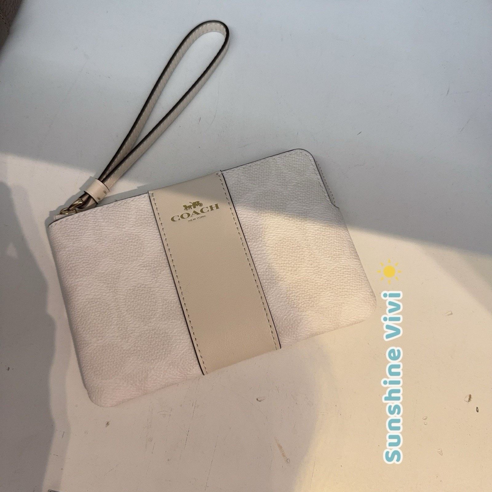 Coach NWT Coach Corner Zip Wristlet CW854 White Chalk Size ONE SIZE - 1 Thumbnail